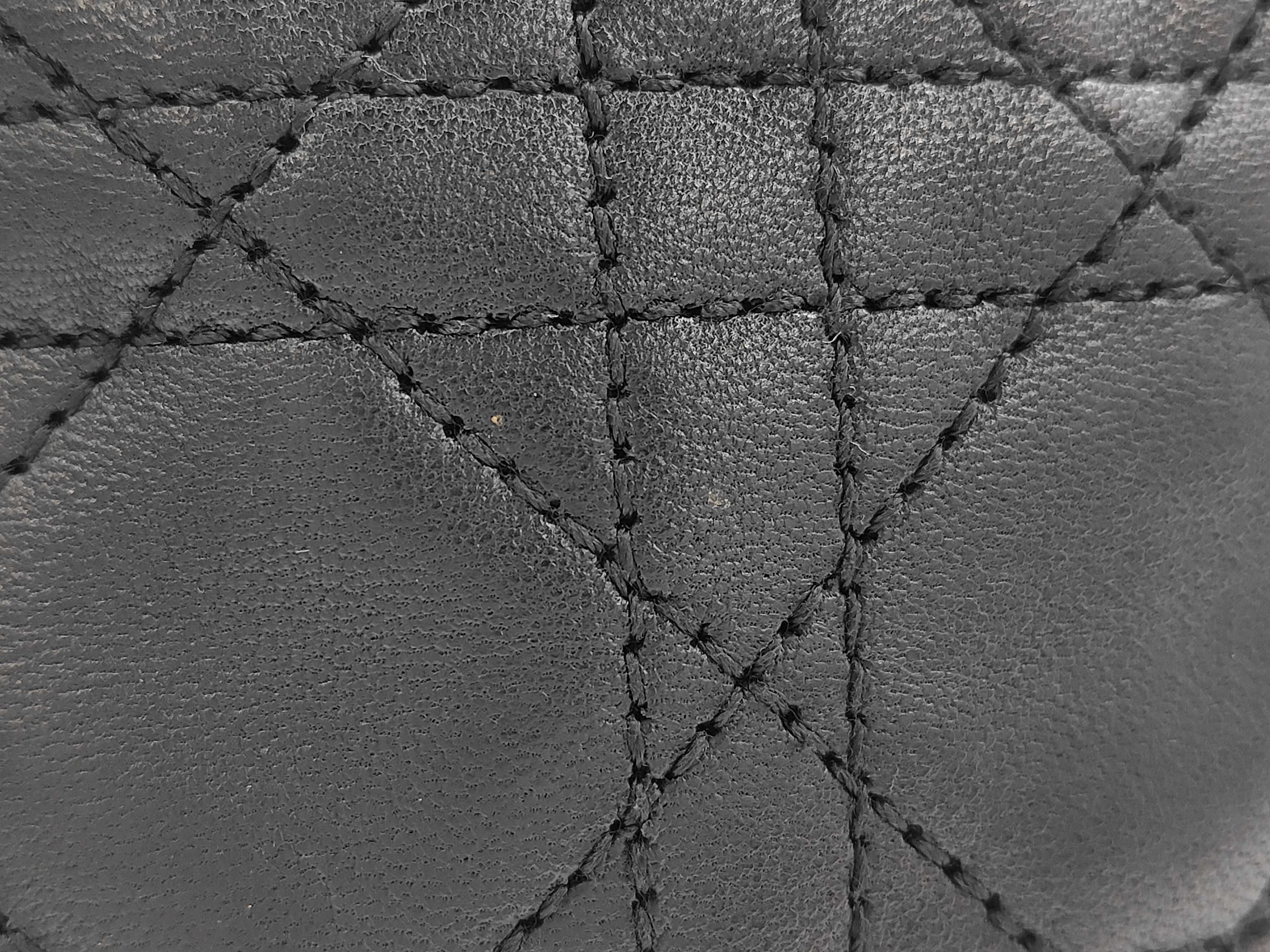 Cannage Leather Black Silver Hardware Chain One-Shoulder Bag Handbag — view 12