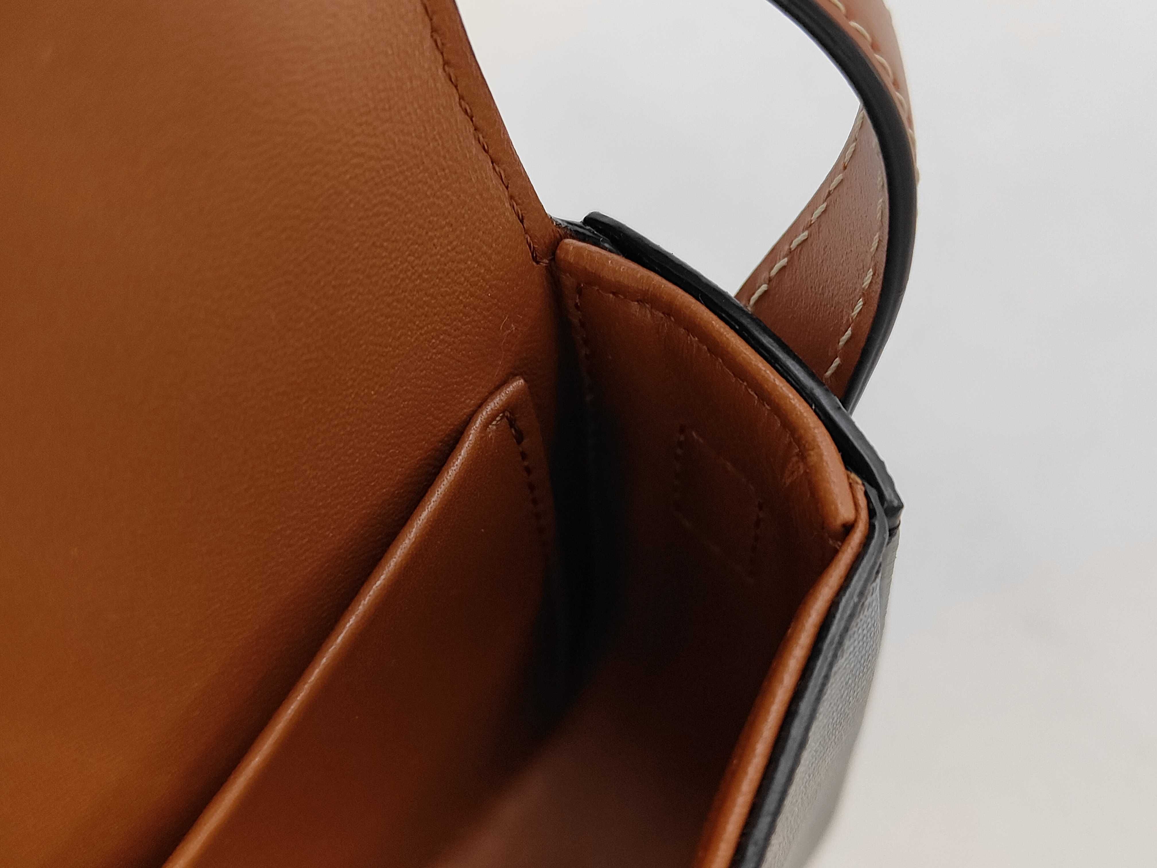 Triomphe Leather Shoulder Bag — view 11