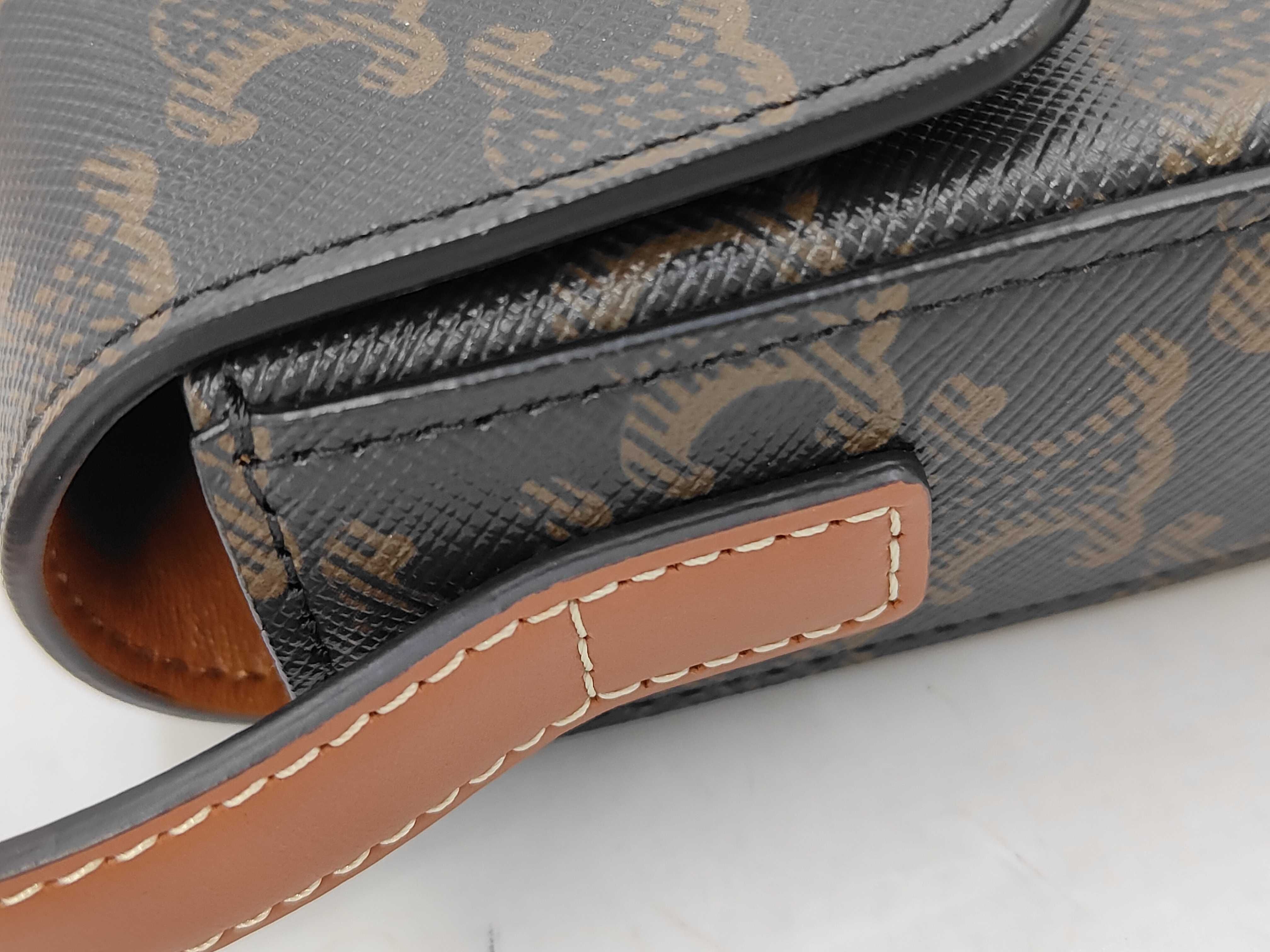 Triomphe Leather Shoulder Bag — view 7