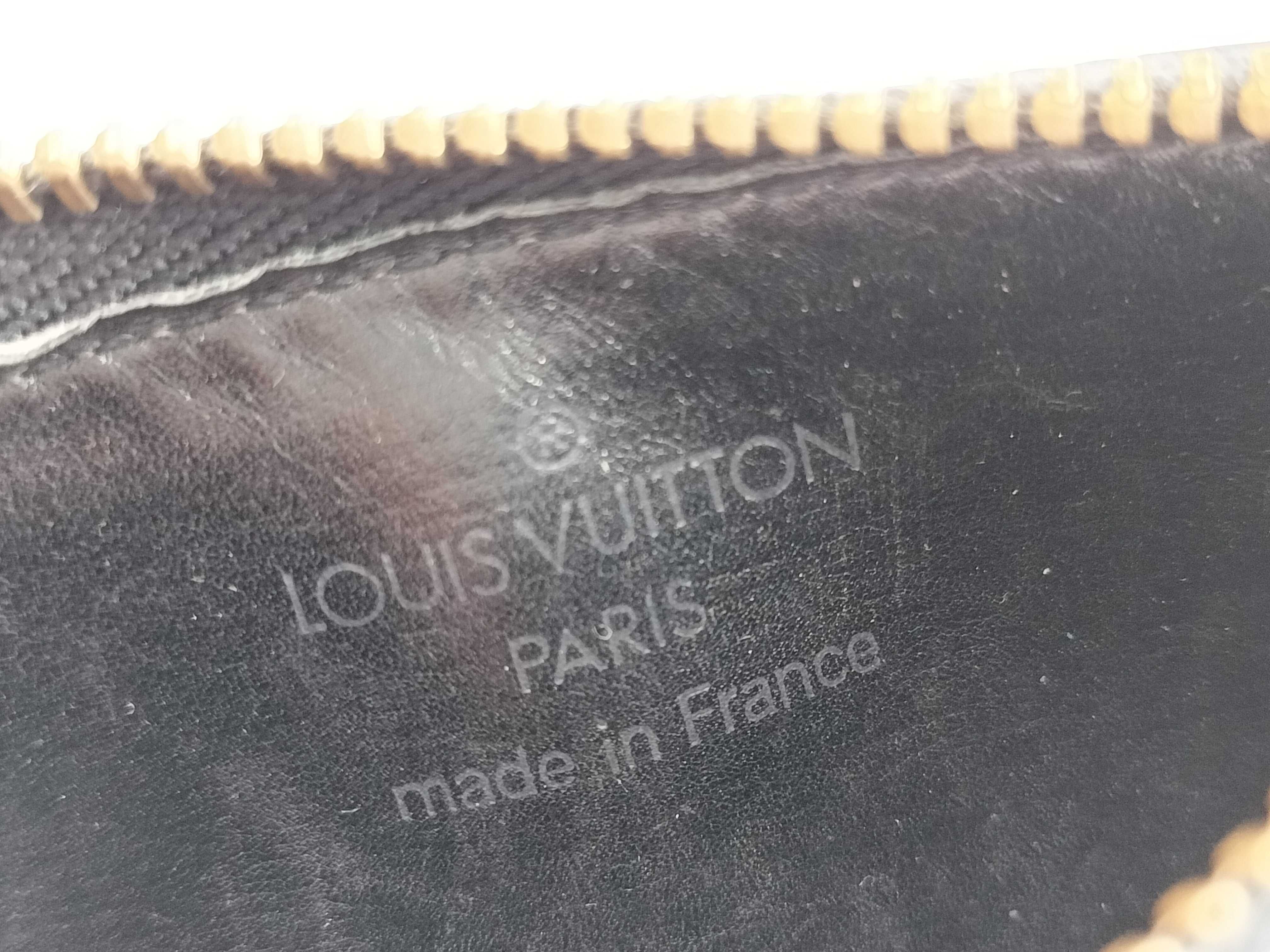 Epi Leather / Pochette Clé — view 11