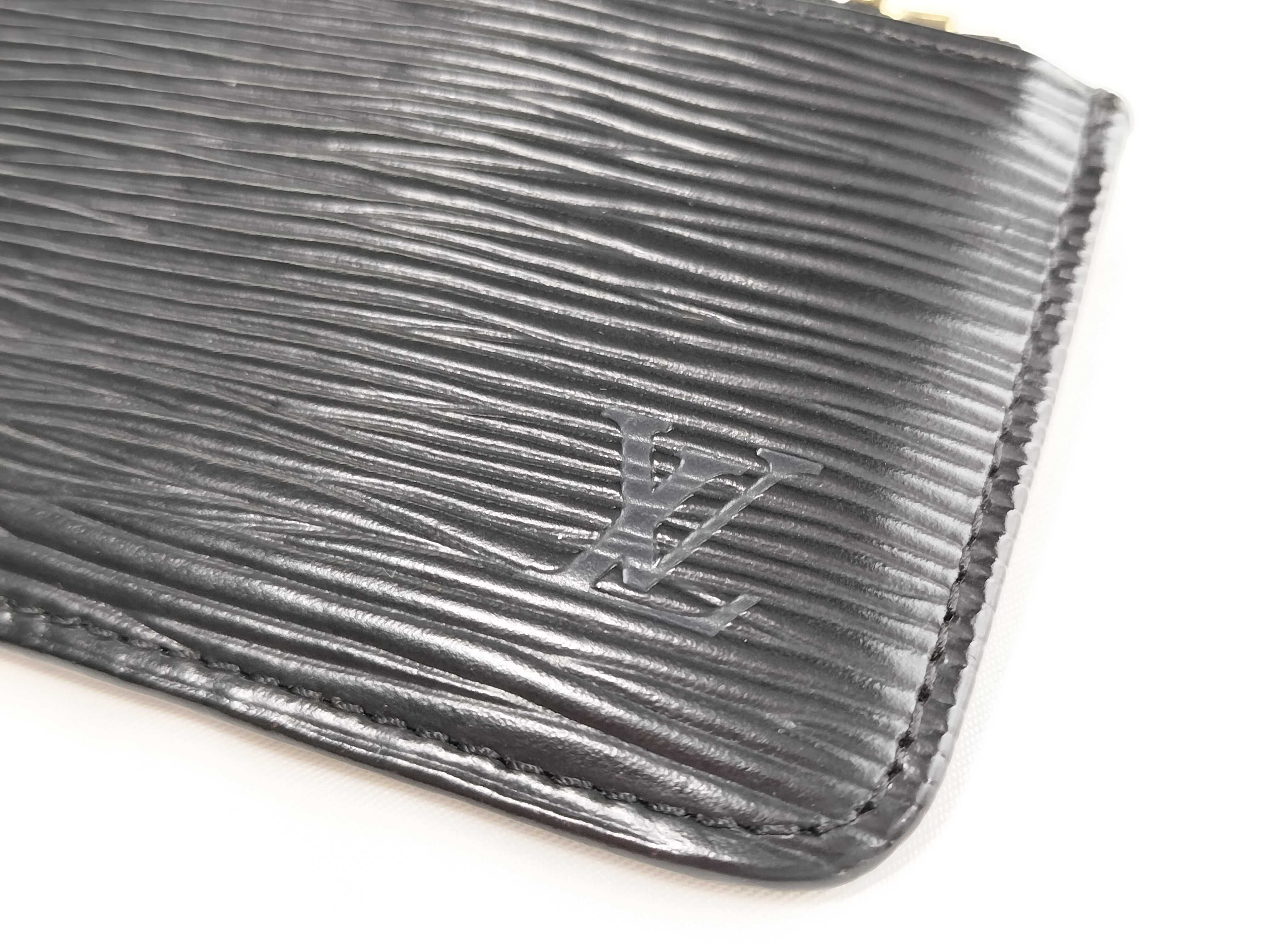 Epi Leather / Pochette Clé — view 14