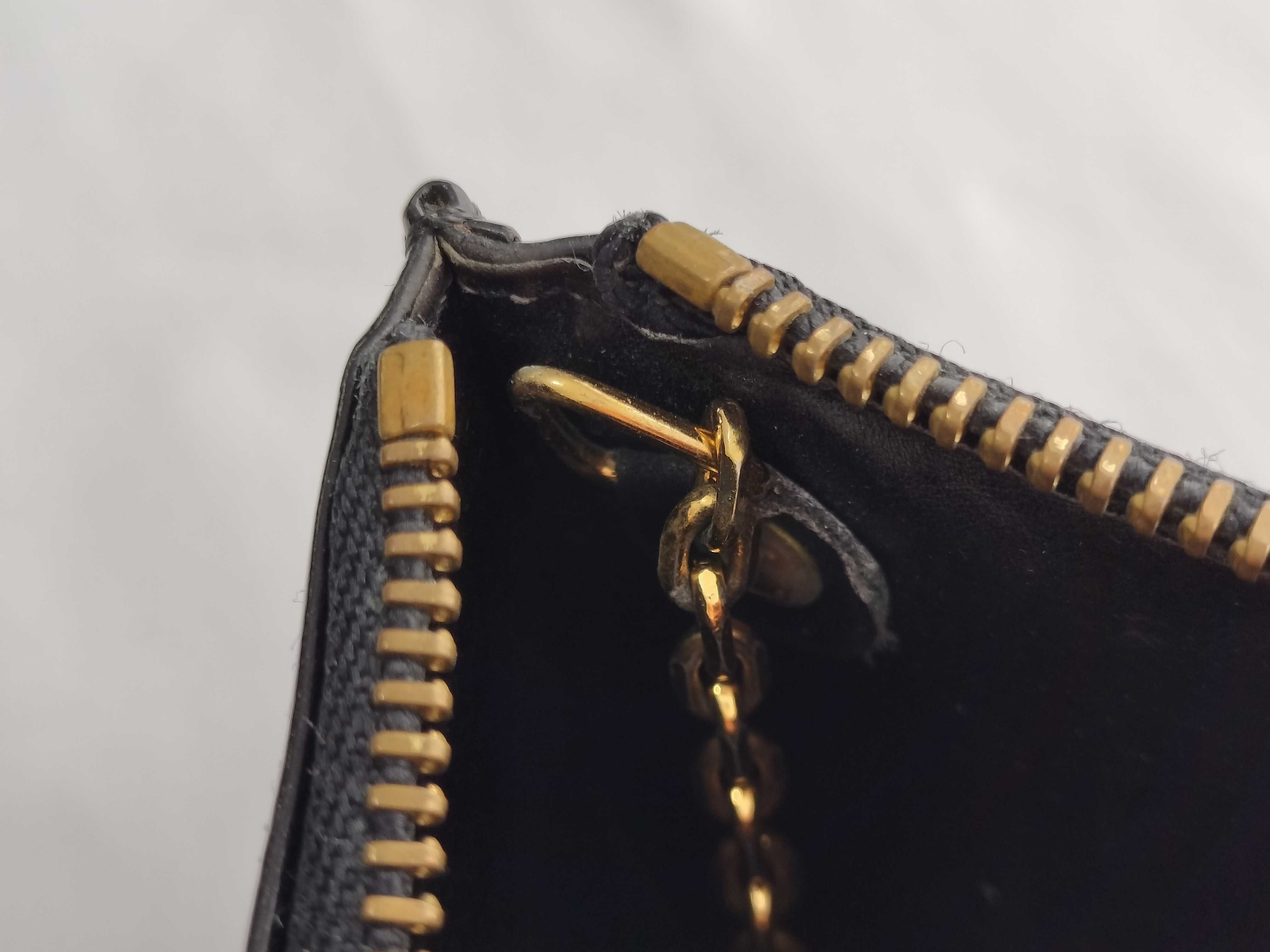 Epi Leather / Pochette Clé — view 9