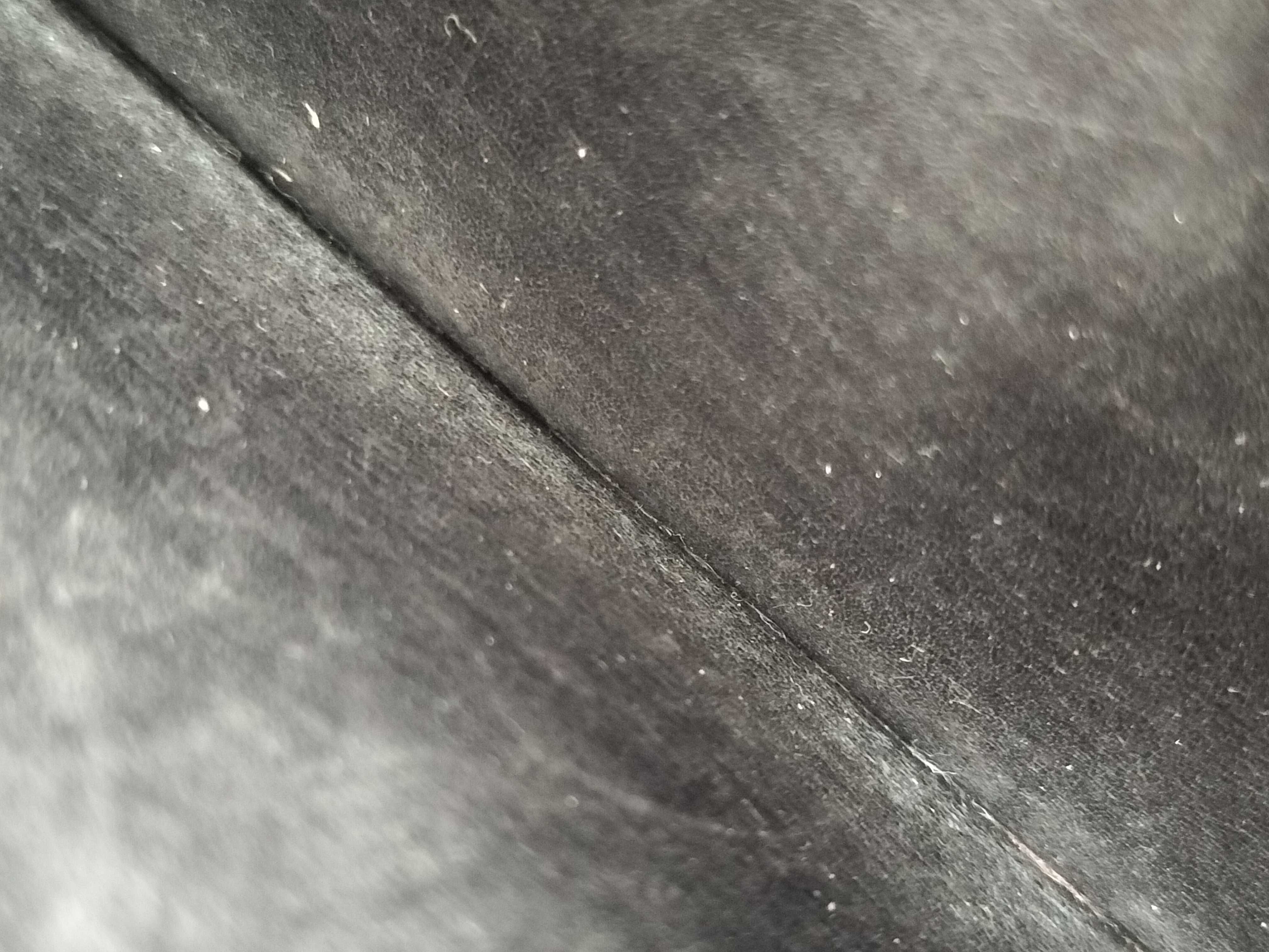 Epi Leather / Pochette Clé — view 10