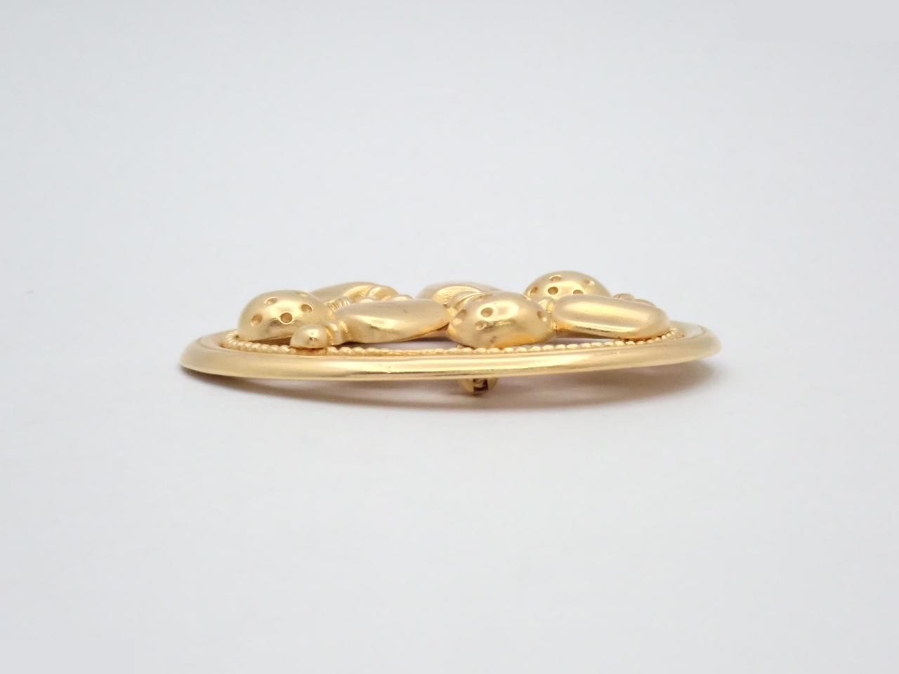brooch — view 3