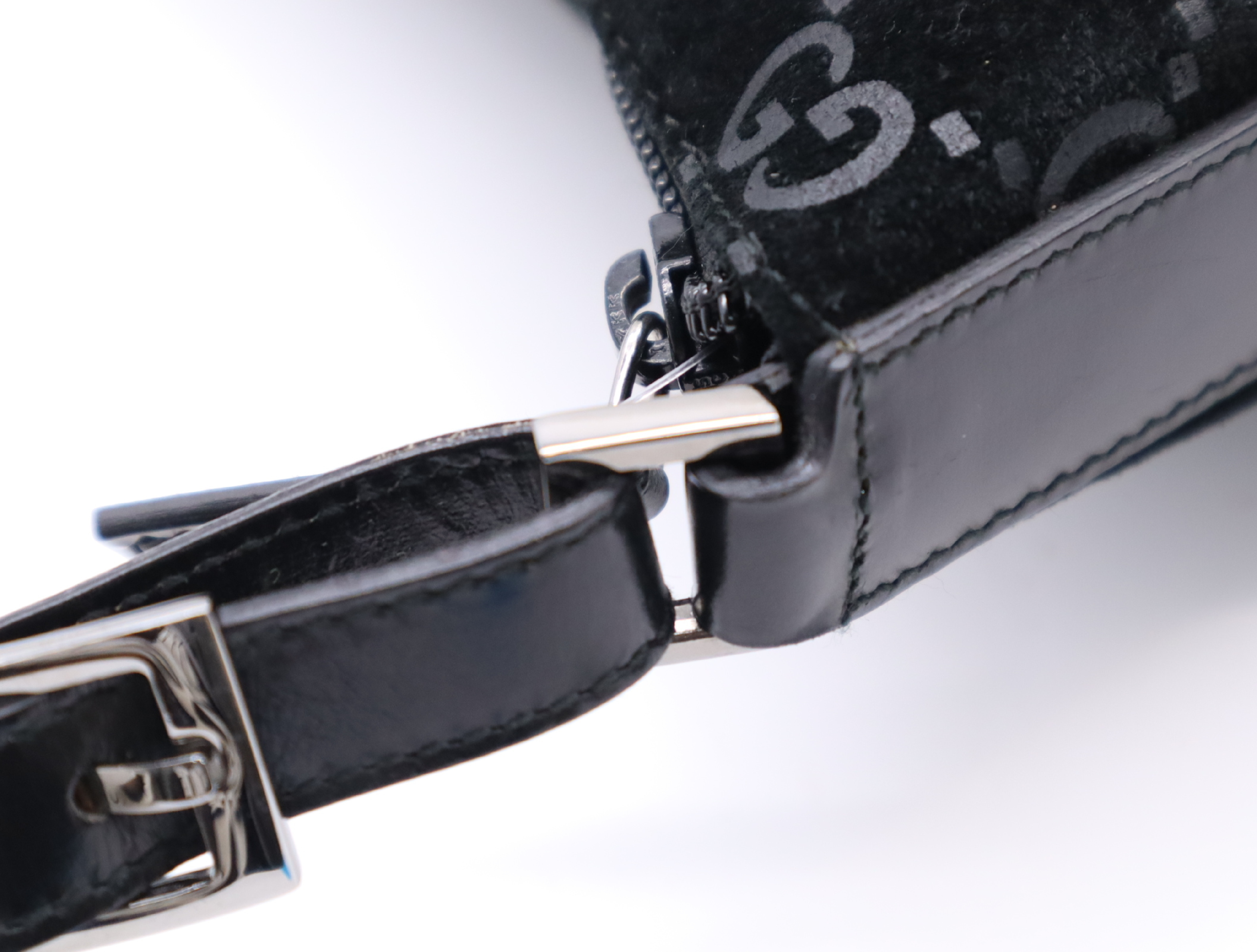 001・1206 GG Suede Black Shoulder Bag — view 9