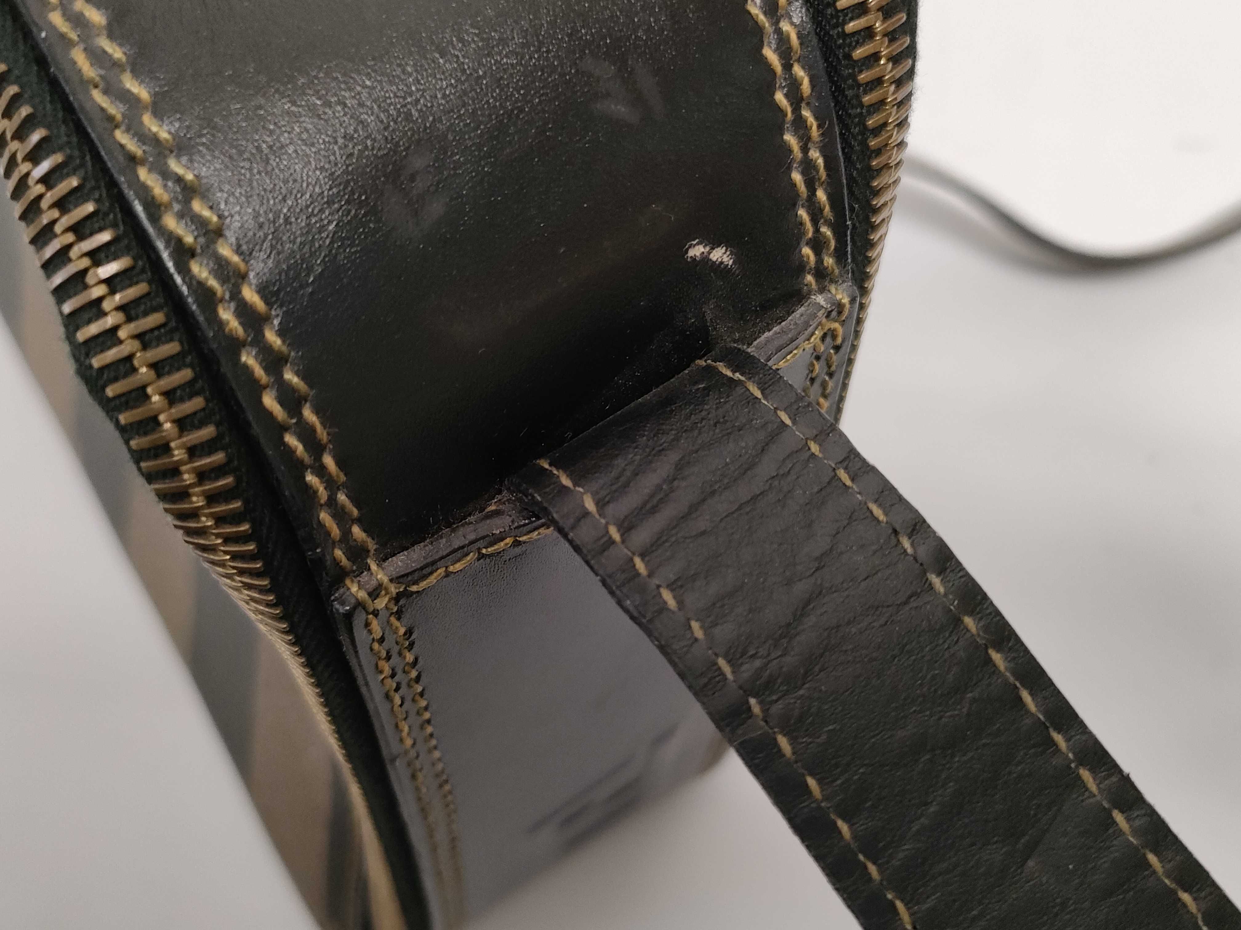 Pequin Pattern Leather PVC Embossed Logo Double Zipper Gold Hardware Shoulder Bag — view 8