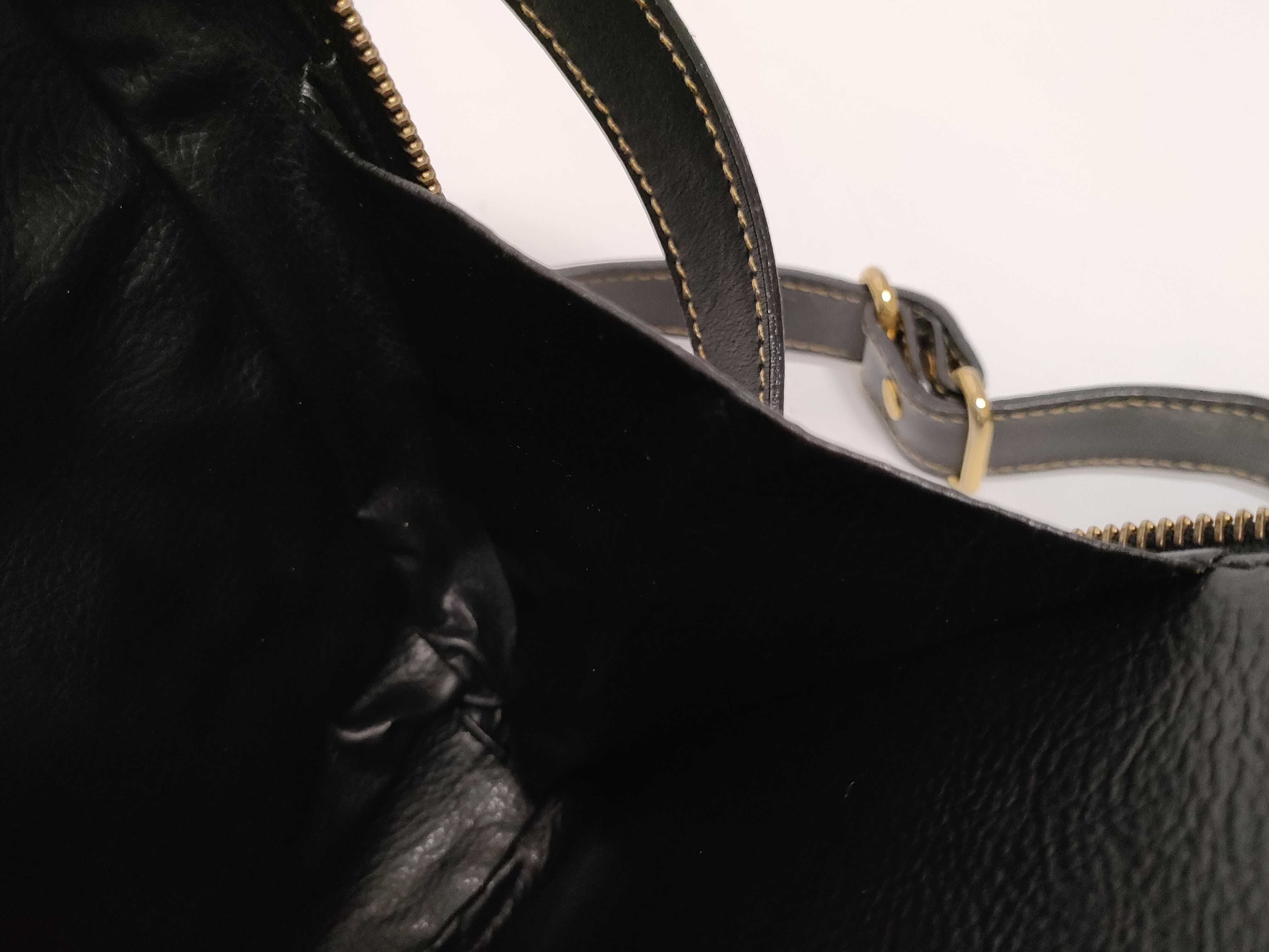Pequin Pattern Leather PVC Embossed Logo Double Zipper Gold Hardware Shoulder Bag — view 10