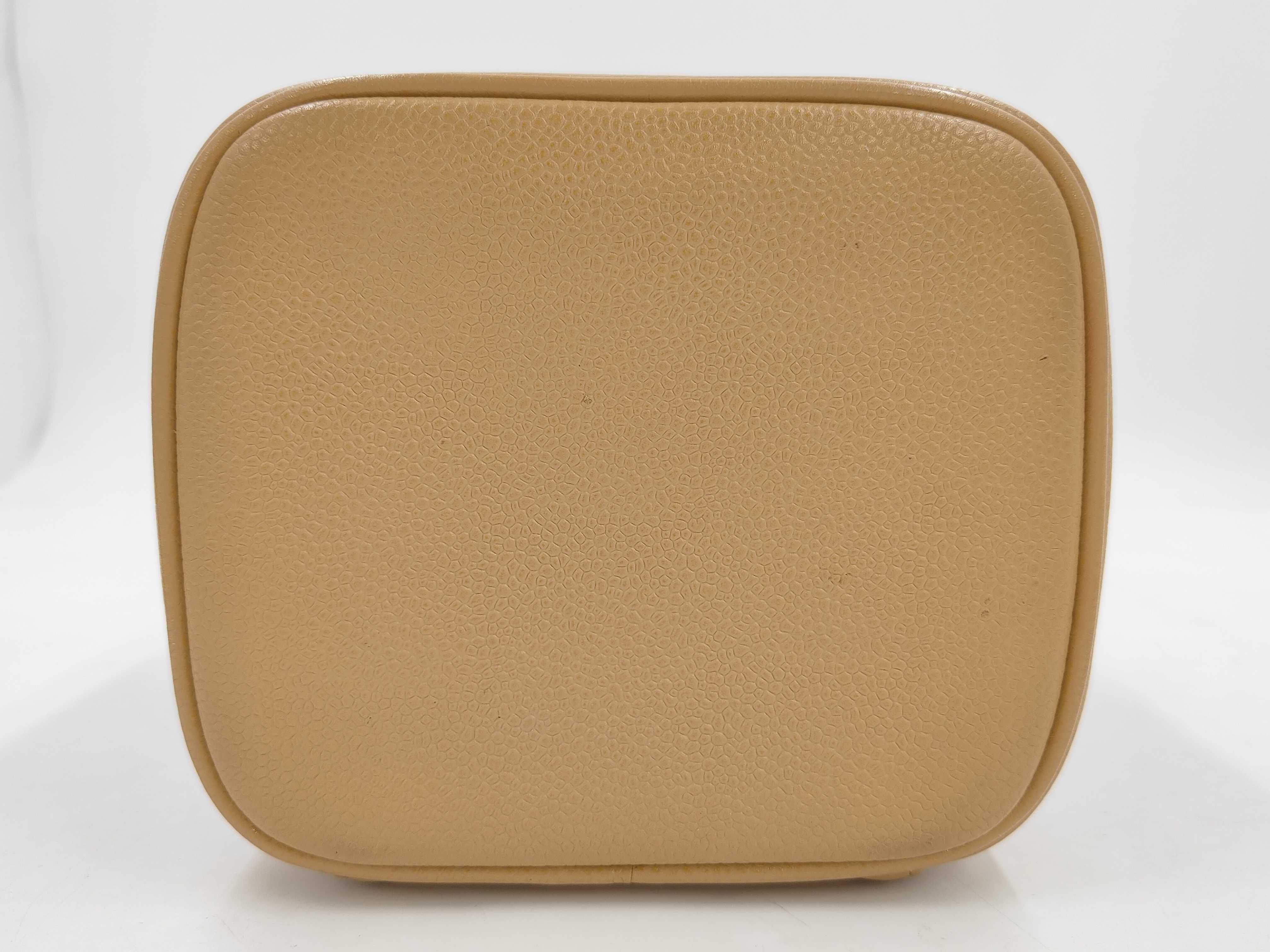 VN - Coco Mark Caviar Skin Vanity Bag Beige — view 3
