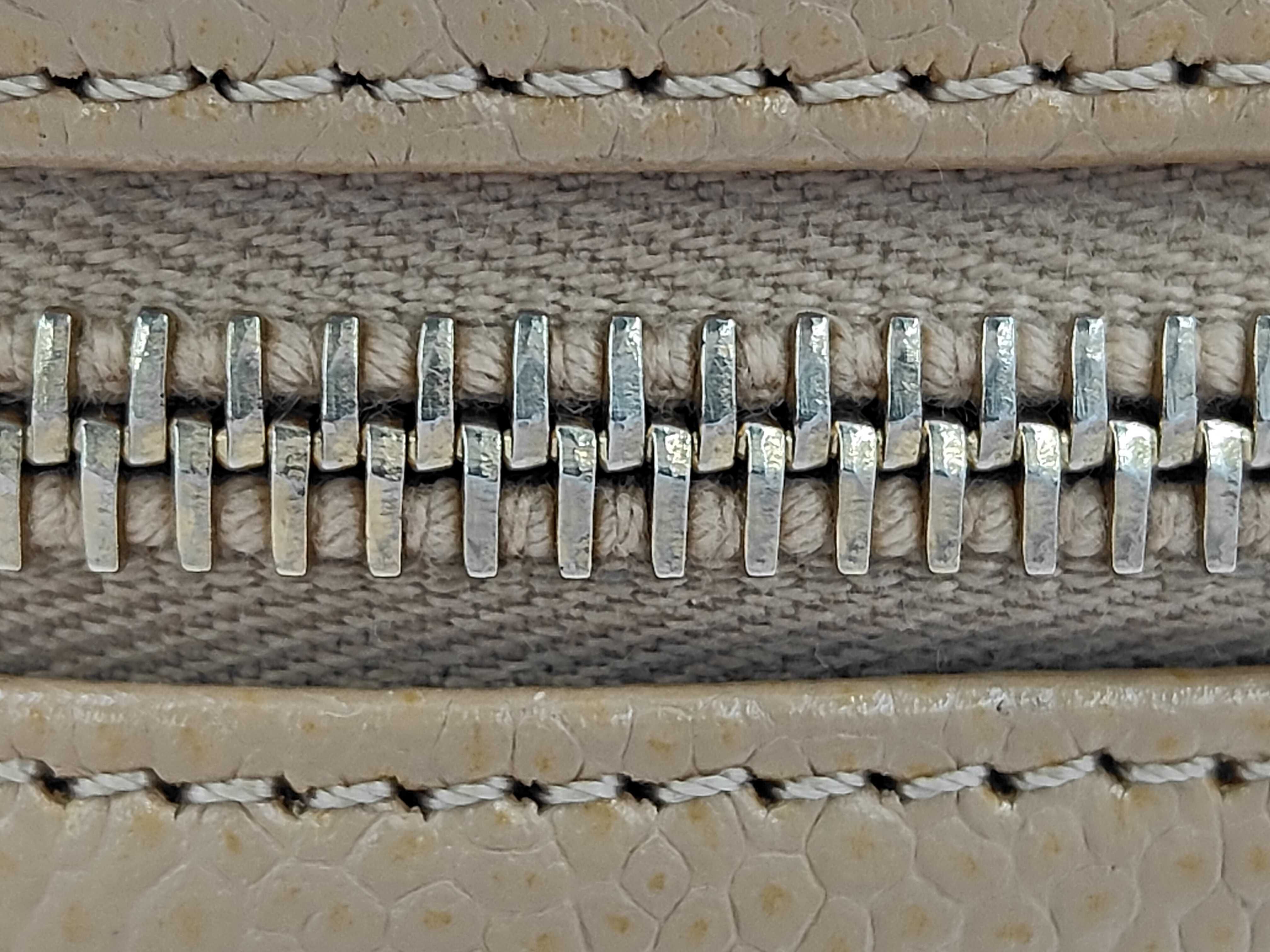 VN - Coco Mark Caviar Skin Vanity Bag Beige — view 5