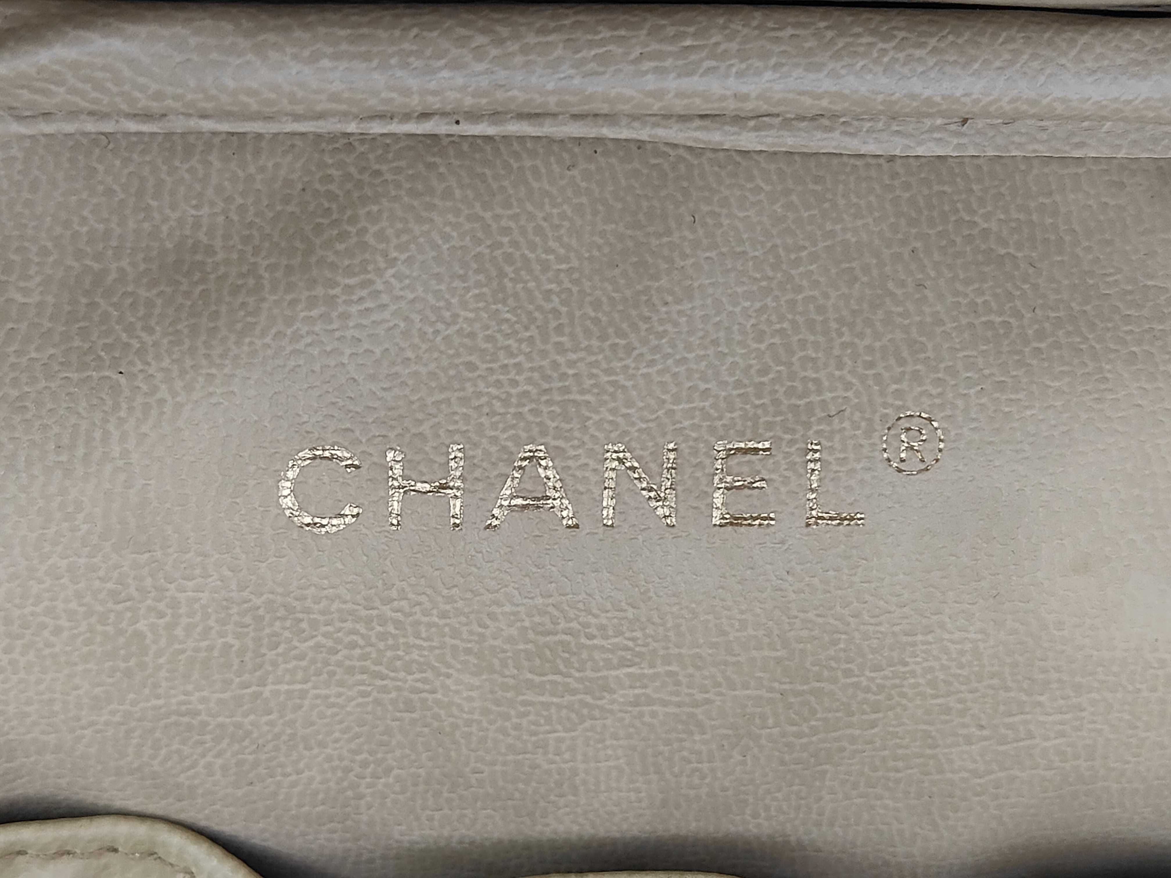 VN - Coco Mark Caviar Skin Vanity Bag Beige — view 9