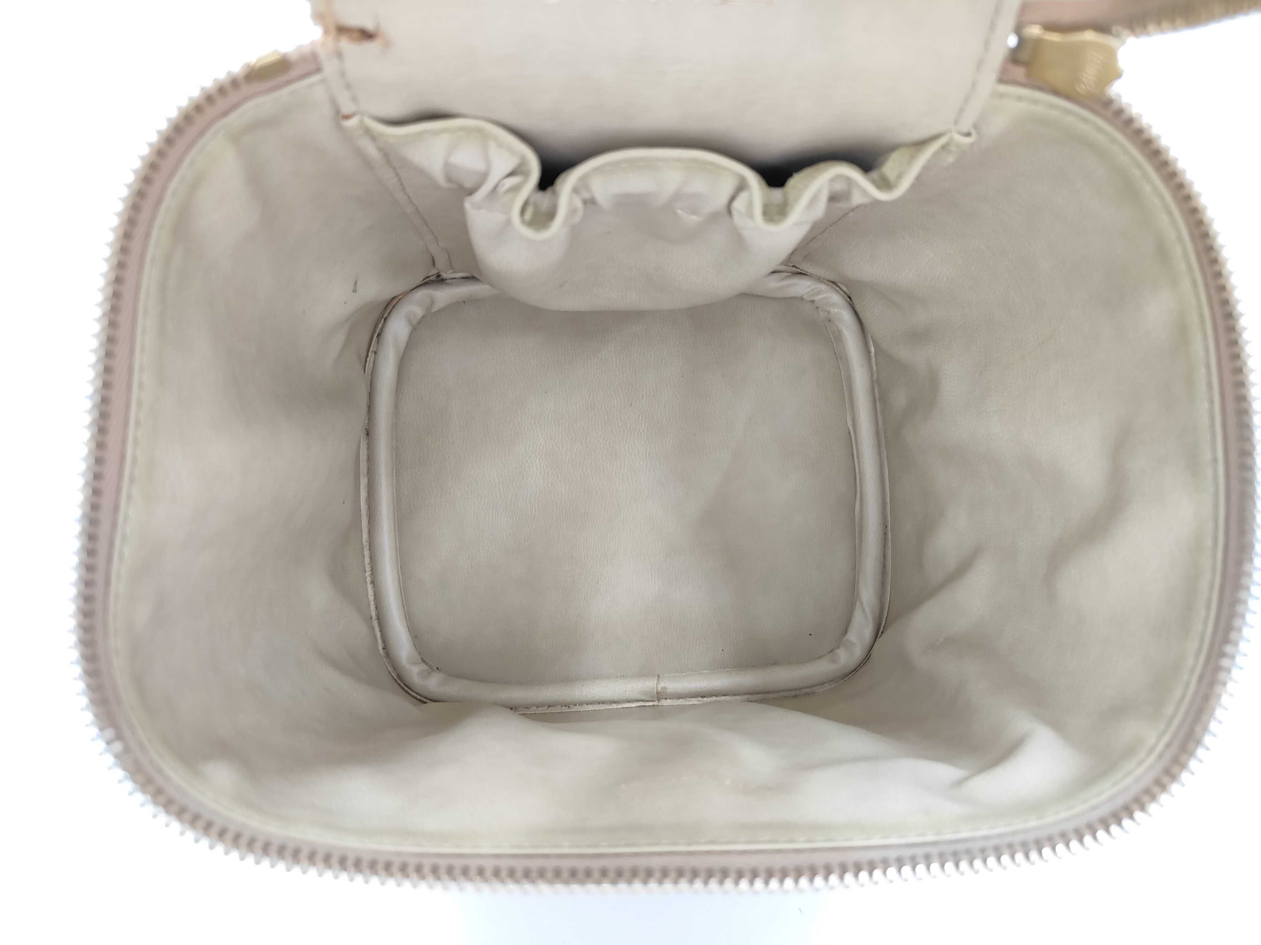 VN - Coco Mark Caviar Skin Vanity Bag Beige — view 10