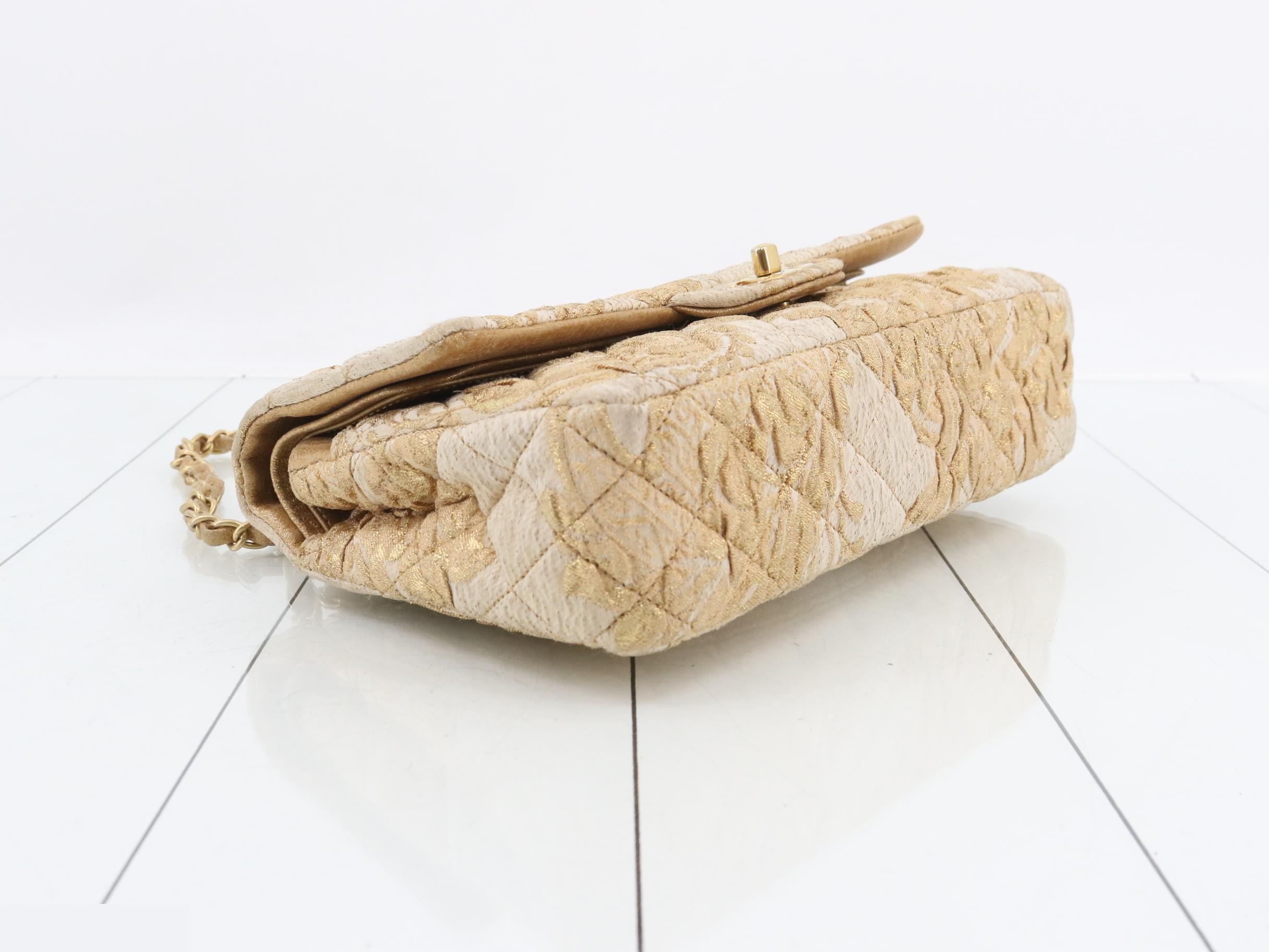 Double flap chain shoulder bag, floral pattern, beige jacquard. — view 5