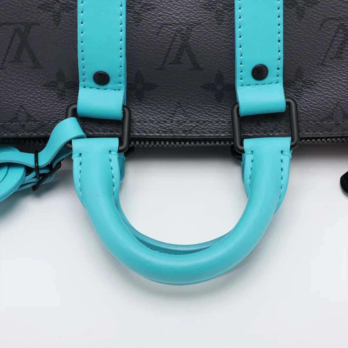 Monogram Eclipse Reverse Keepall Bandoulière 25 M11645 Gray x Blue — view 5