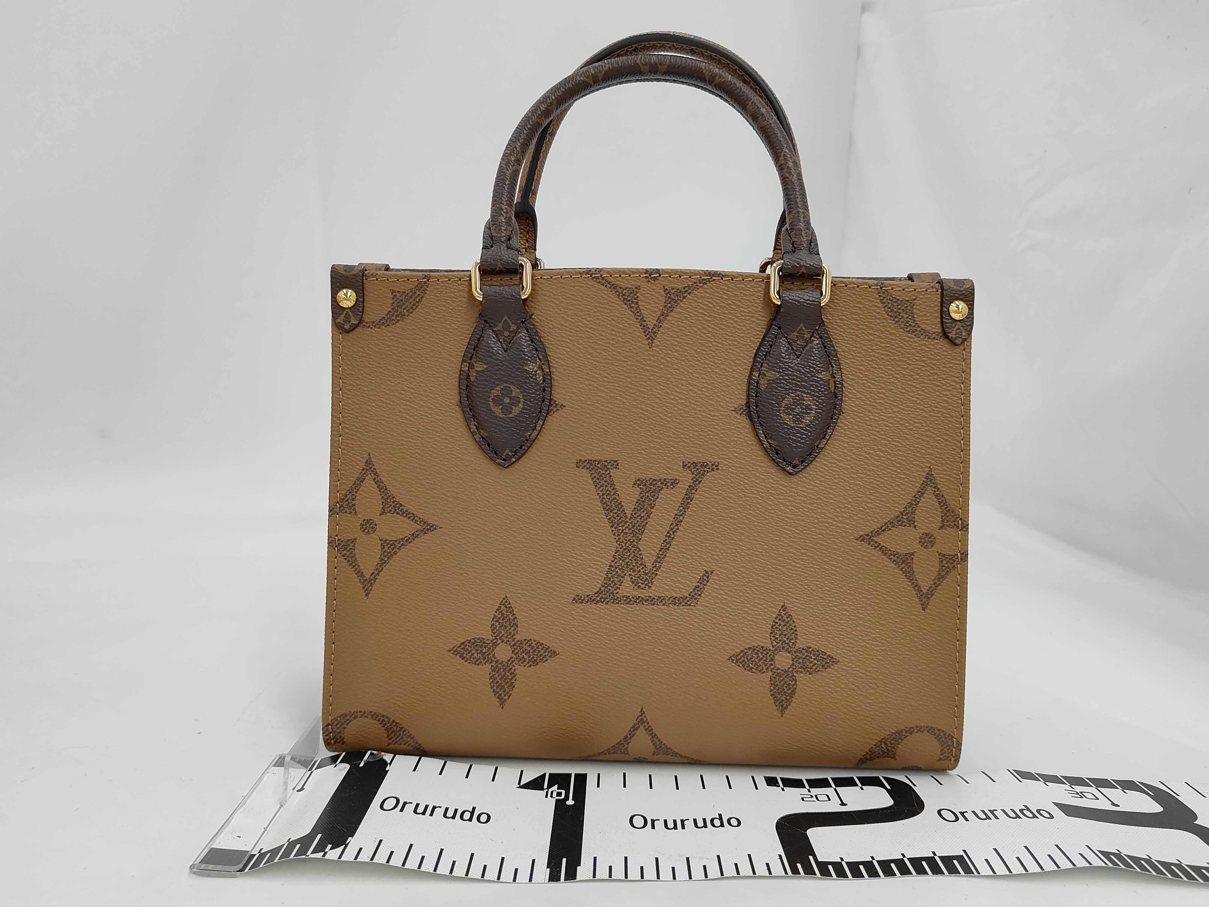 Monogram Giant Reverse OnTheGo PM Handbag Shoulder Handbag — view 2