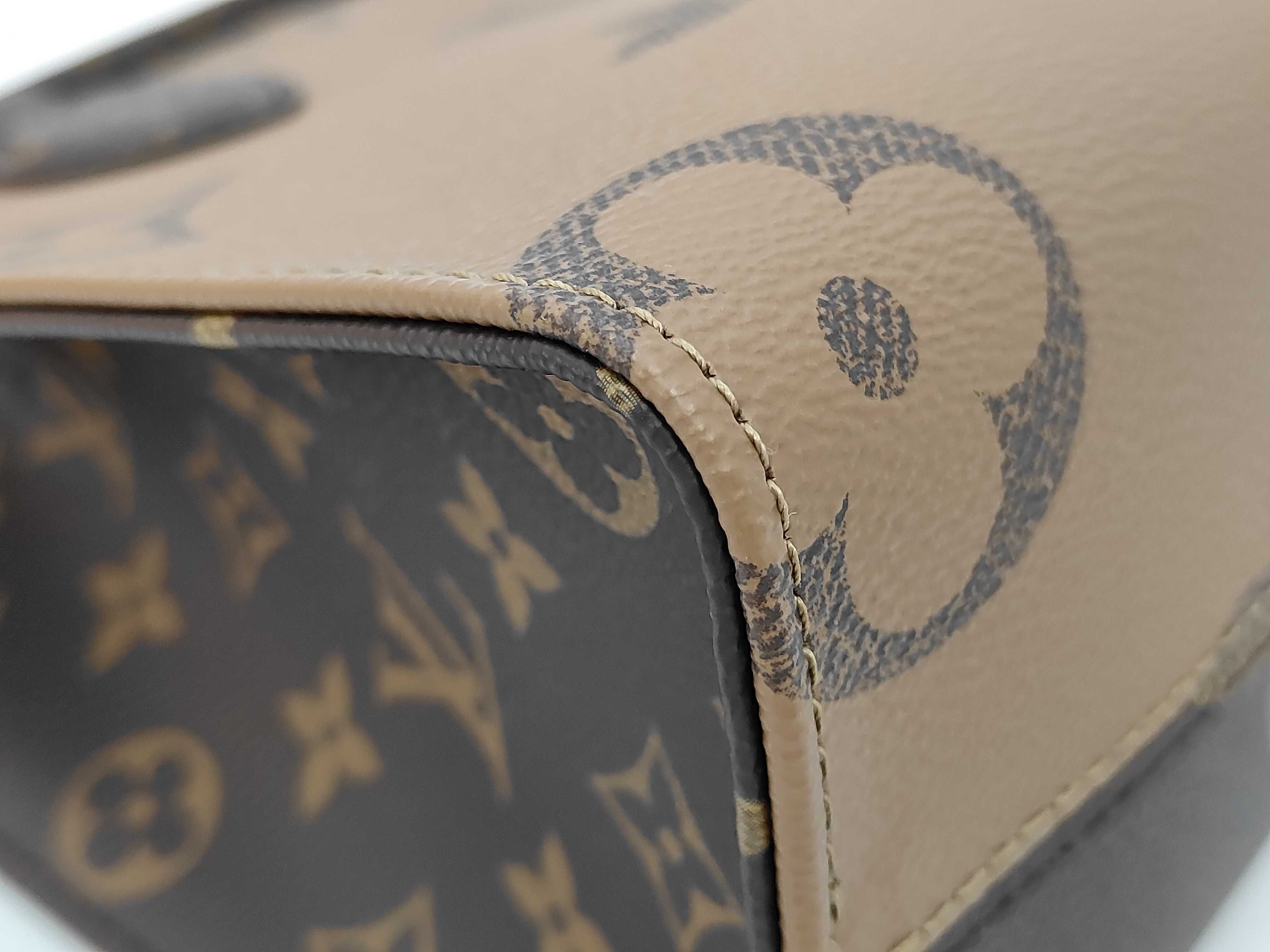 Monogram Giant Reverse OnTheGo PM Handbag Shoulder Handbag — view 4