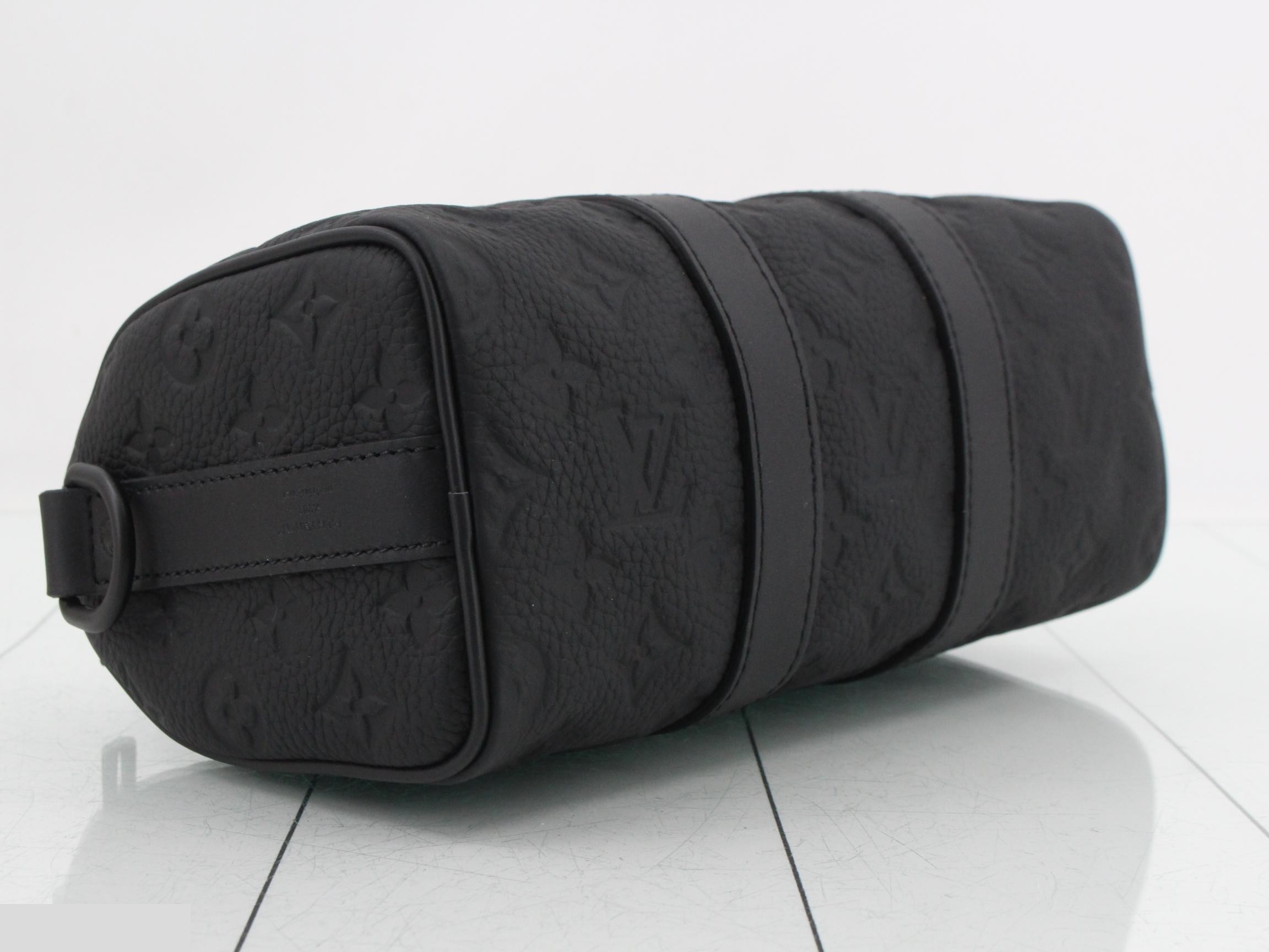 Monogram Taurillon Keepall Bandoulière 25 Noir IC Chip — view 5