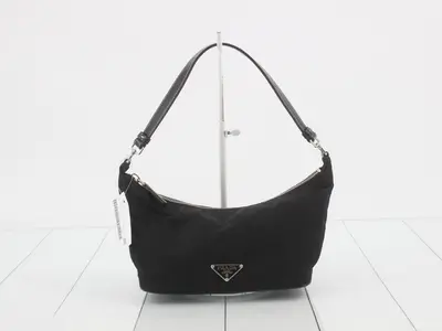 Triangle logo Tessuto nylon handbag (Nero color)