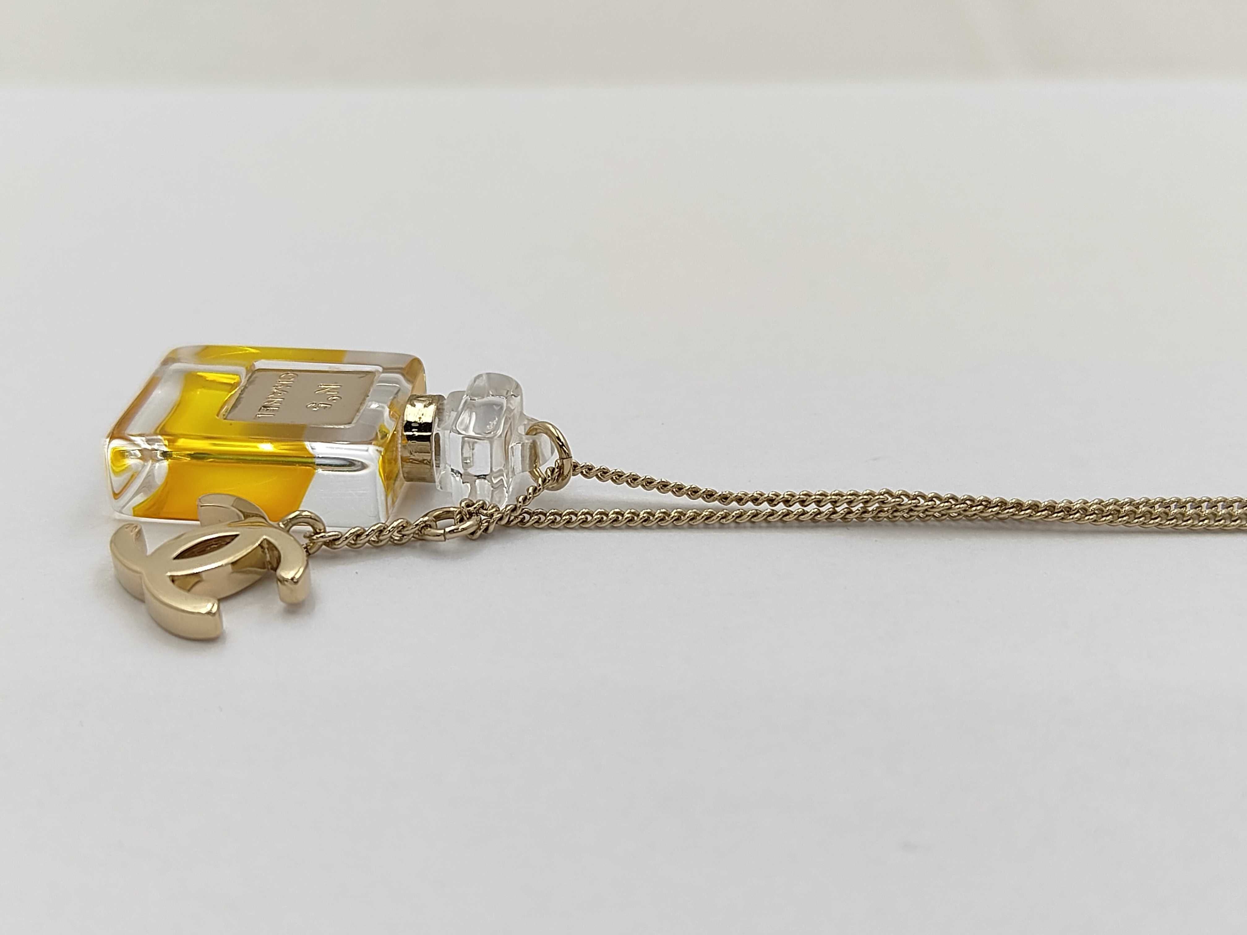 Necklace Perfume Bottle Coco Mark Gold 09A Necklace — view 3
