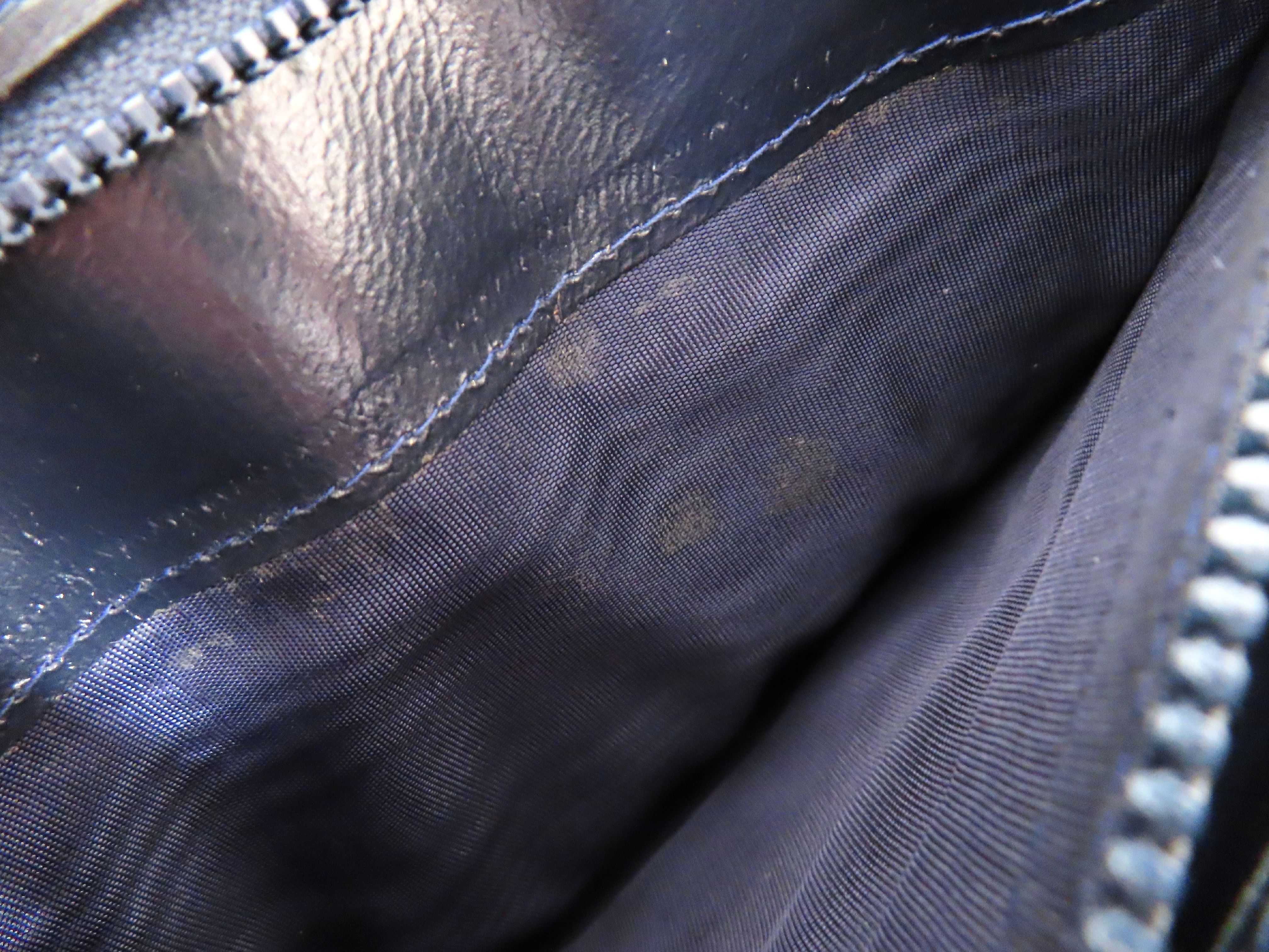 Vintage Turnlock Leather Shoulder Bag — view 11