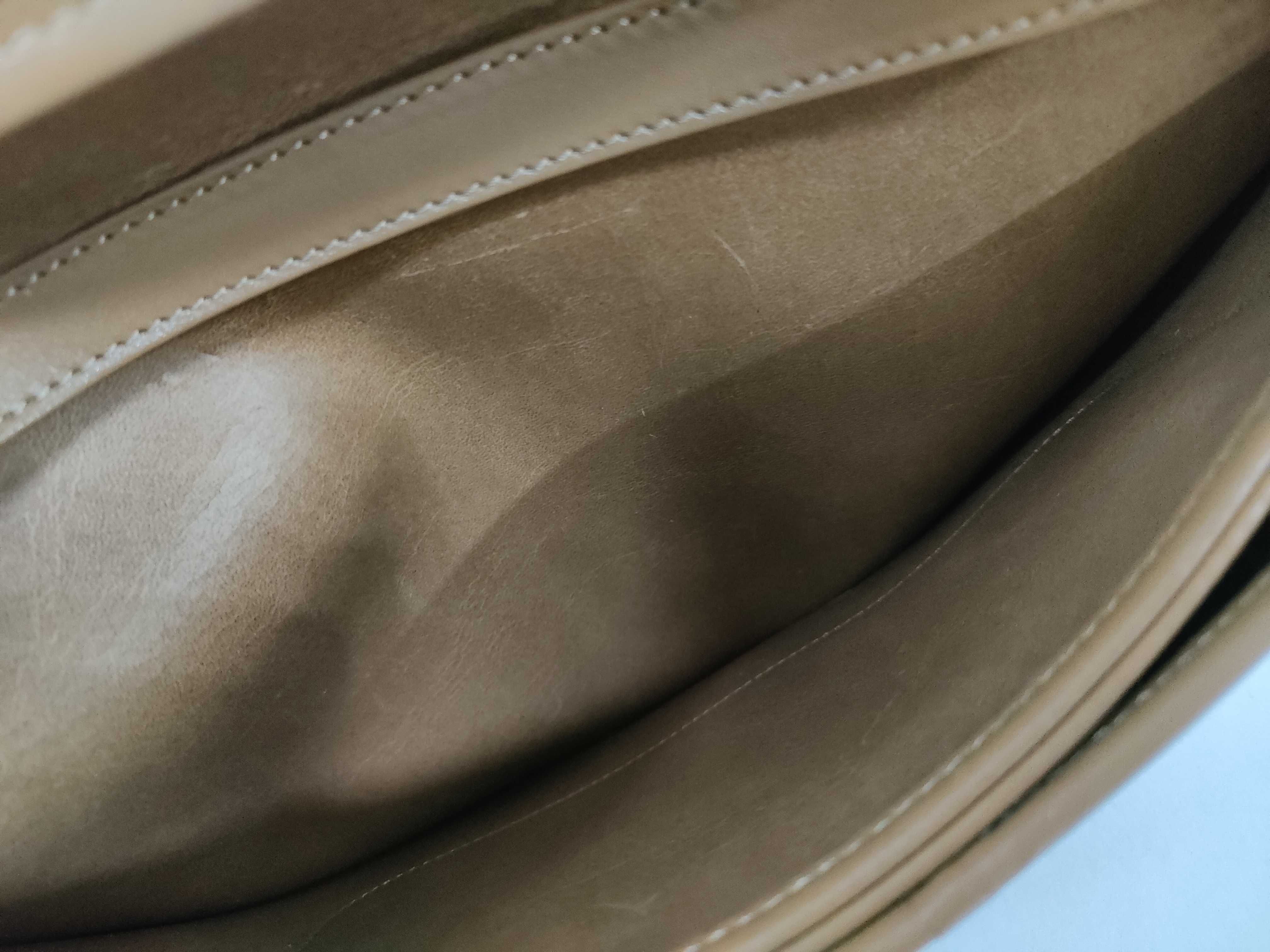 Christian Honeycomb PVC Chain Shoulder Bag — view 9