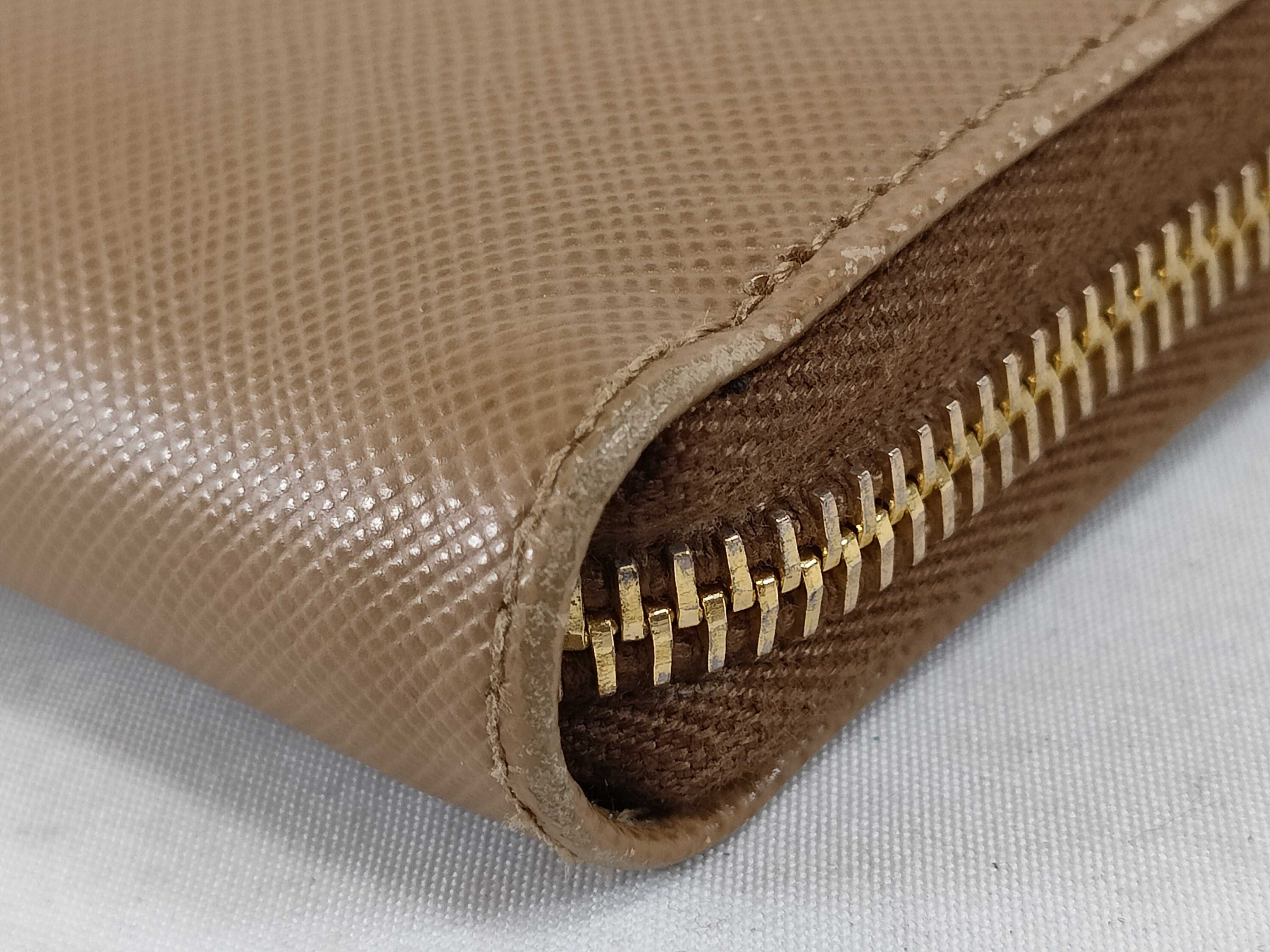 wallet — view 4