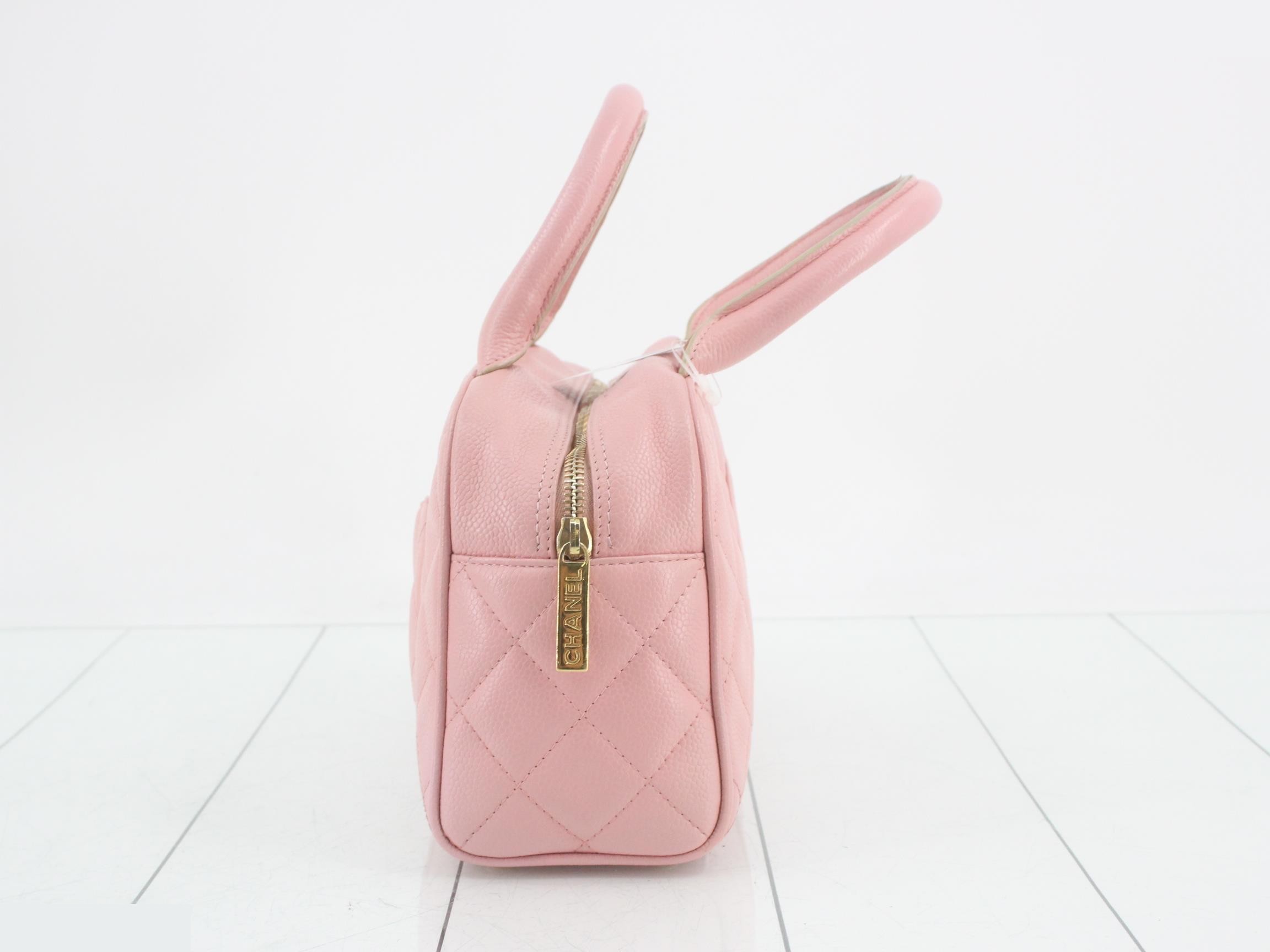 Matelassé caviar leather handbag, pink — view 4