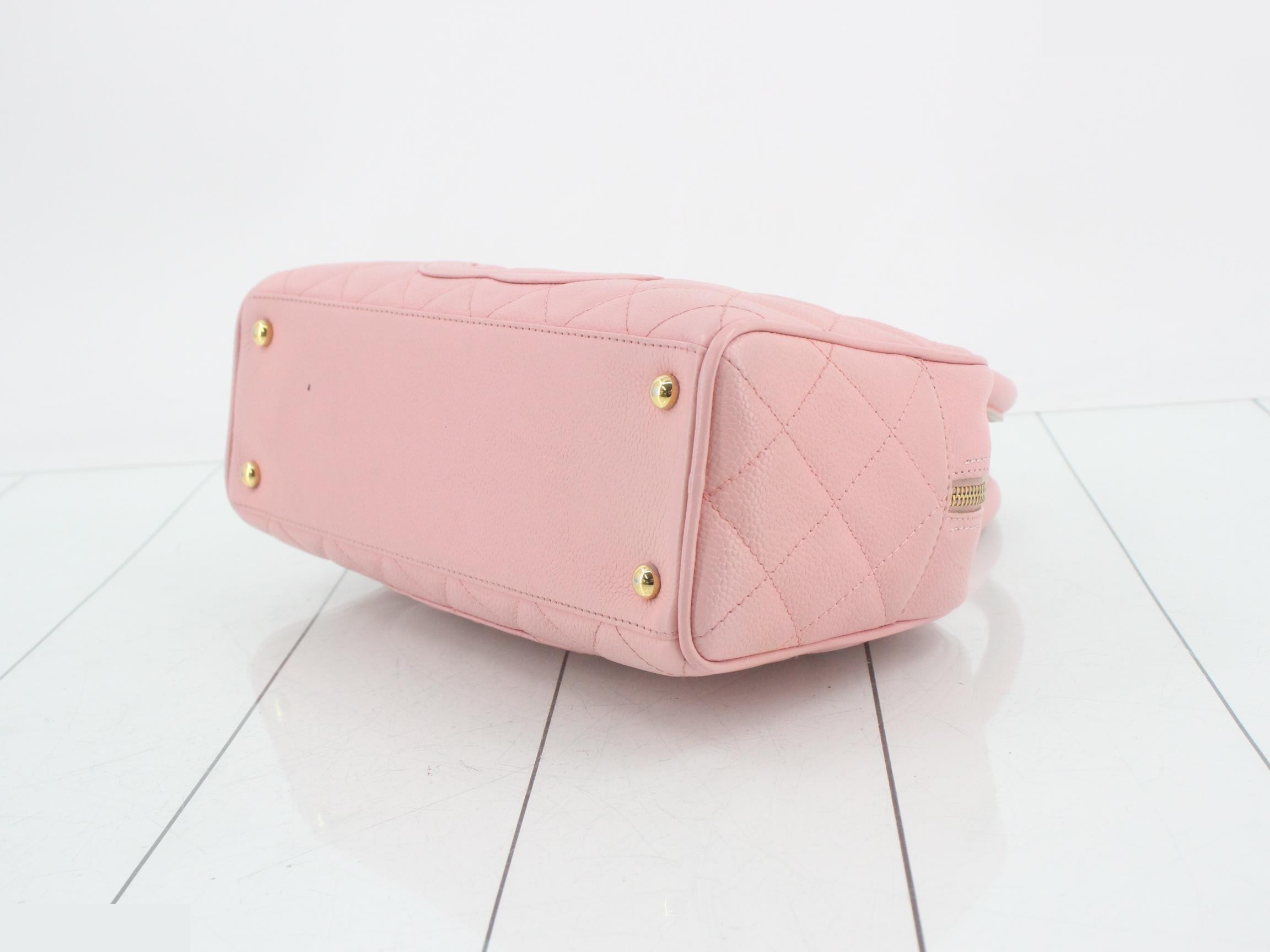 Matelassé caviar leather handbag, pink — view 6