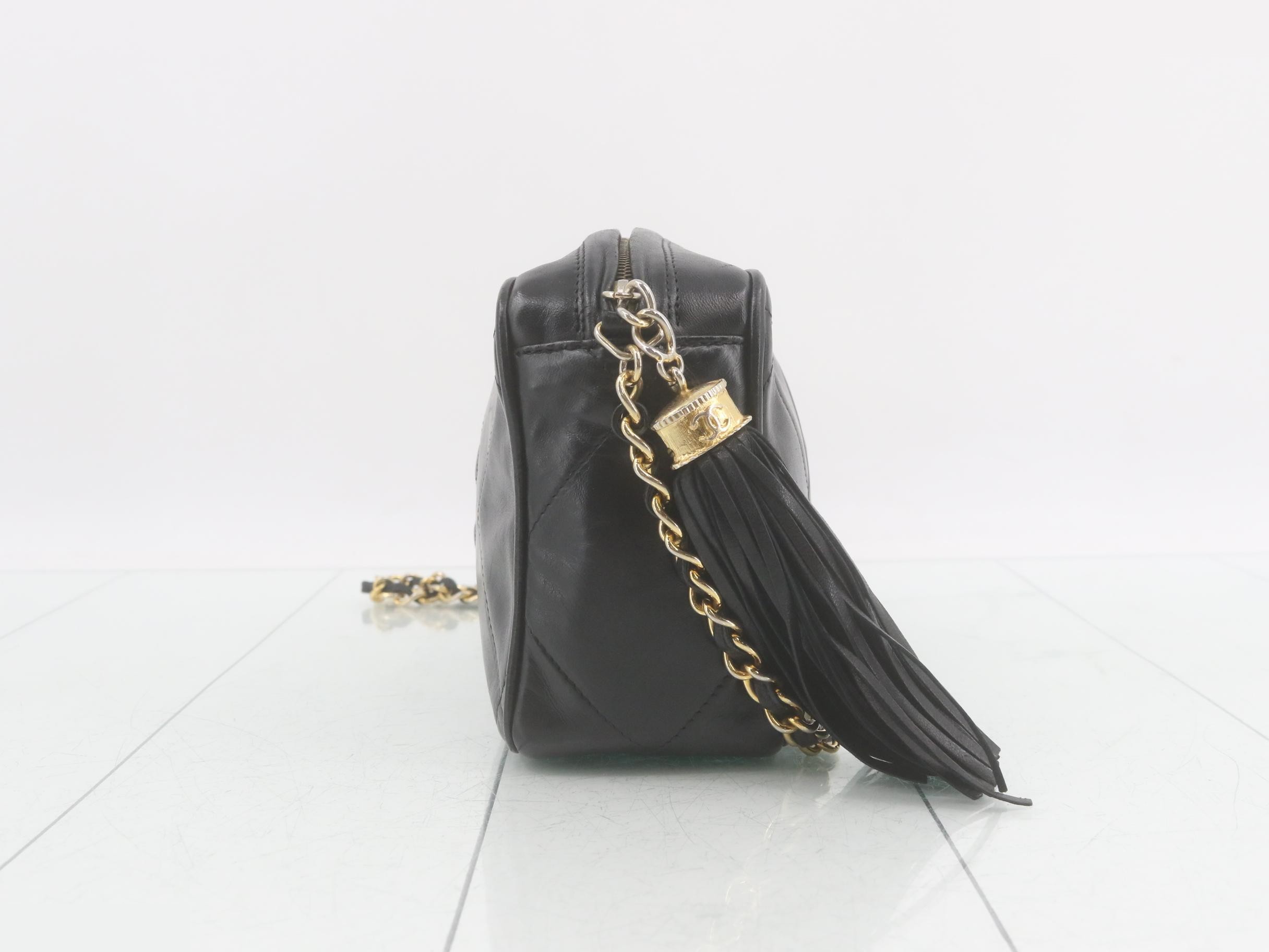 Matelassé (Bag) - Chain Shoulder Bag - Leather - Coco Mark - Black — view 4