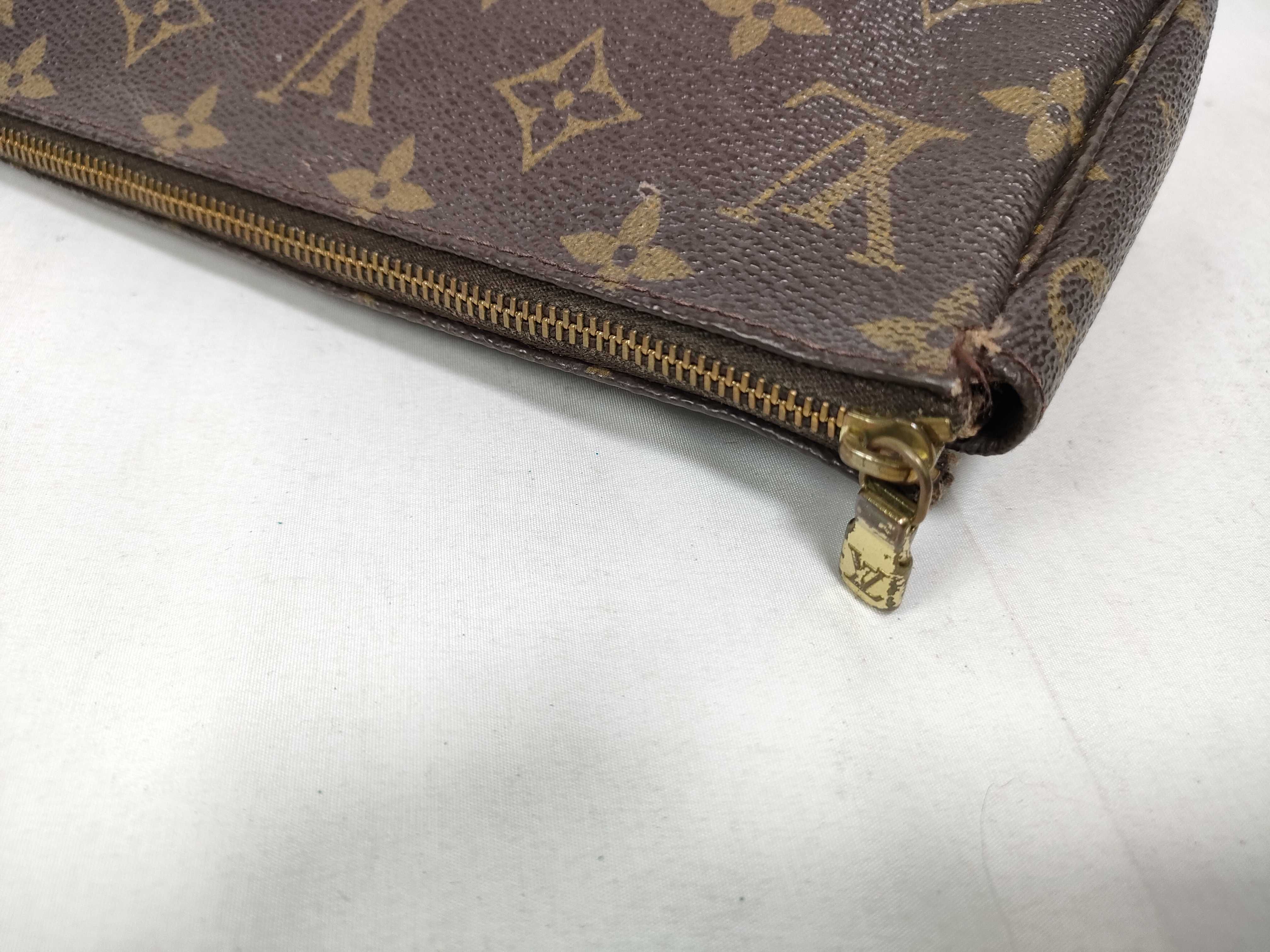 Monogram Louis Vuitton Monogram Pouch Pochette Accessoires M51980 Pouch — view 12