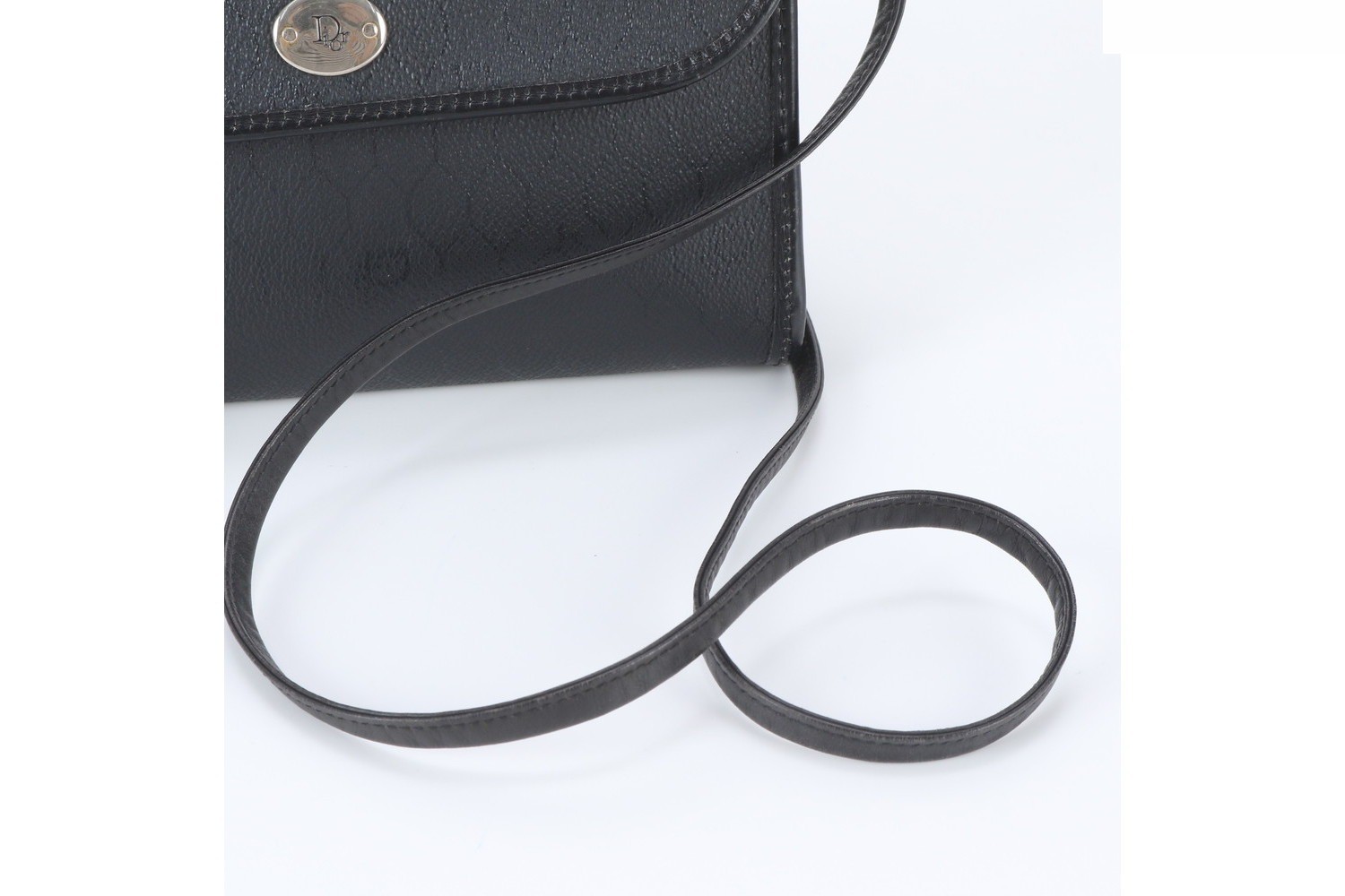 Honeycomb pattern leather shoulder bag, crossbody bag. — view 2