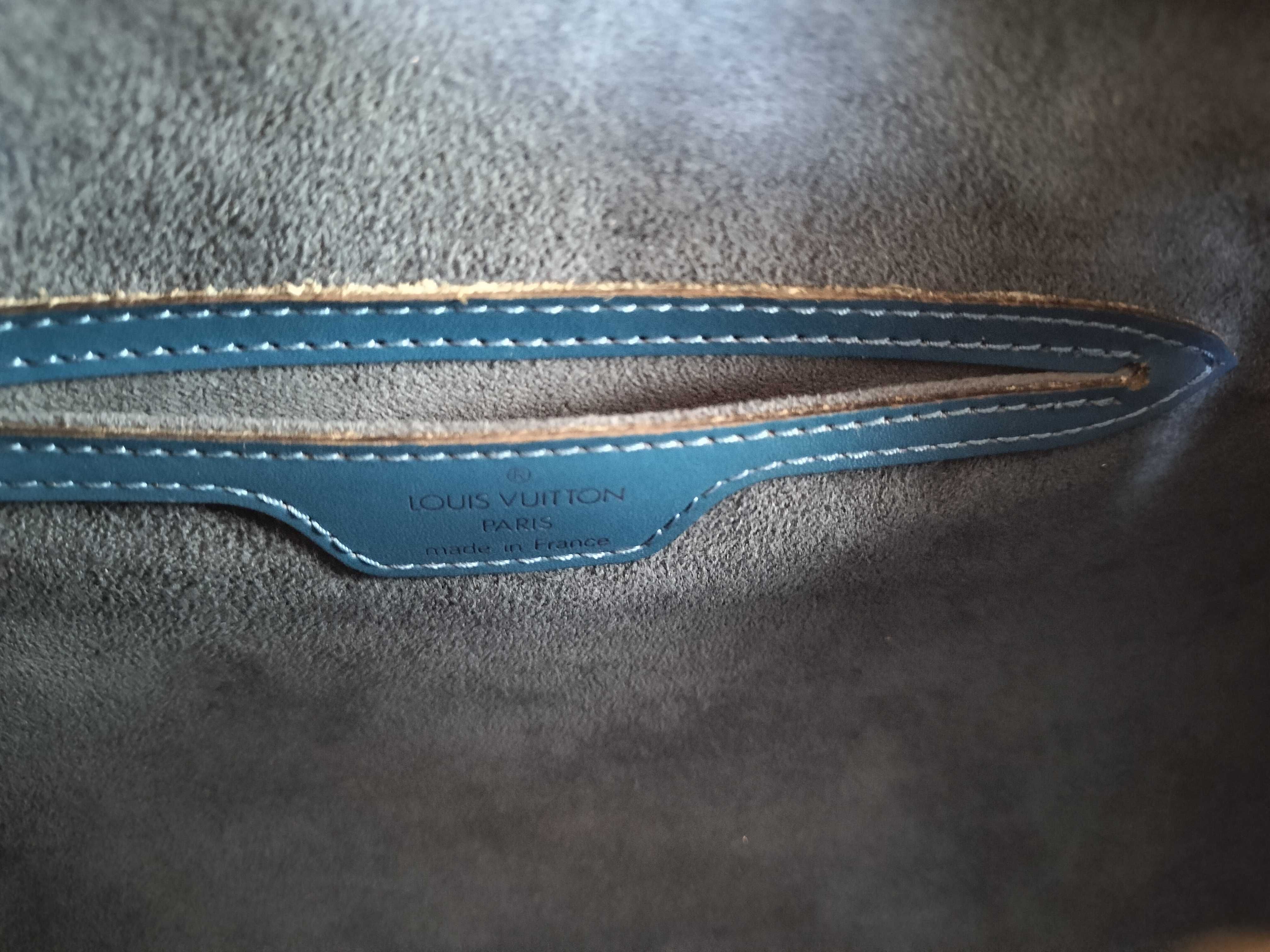 Epi Louis Vuitton Epi Soufflot Handbag with Pouch — view 12