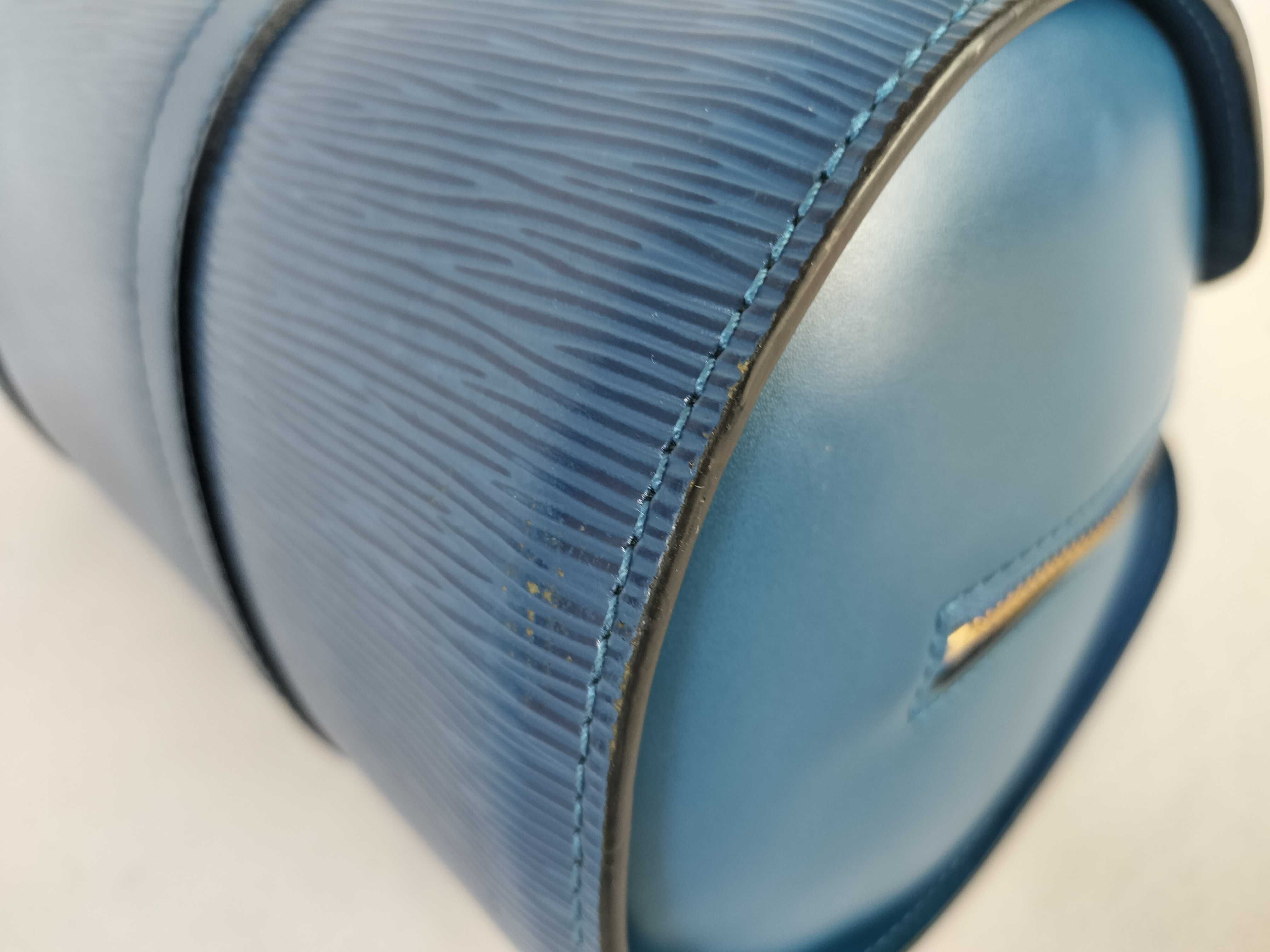 Epi Louis Vuitton Epi Soufflot Handbag with Pouch — view 6