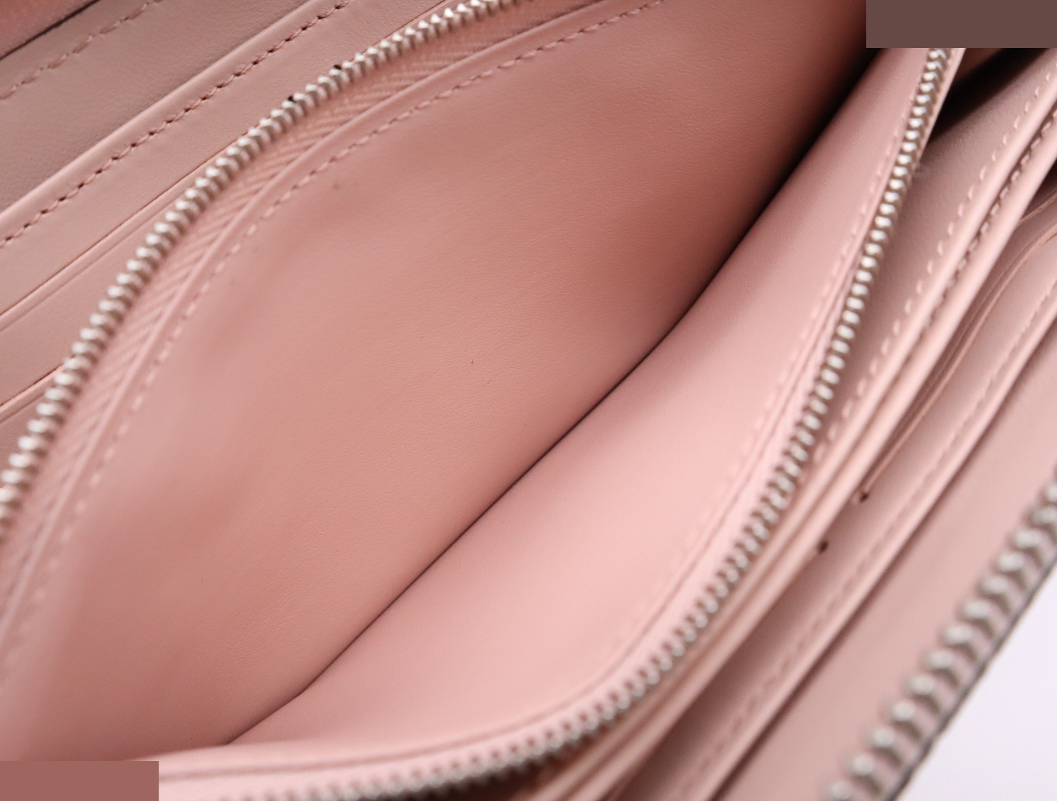 Zippy Wallet Blume, with box and dust bag. — view 7