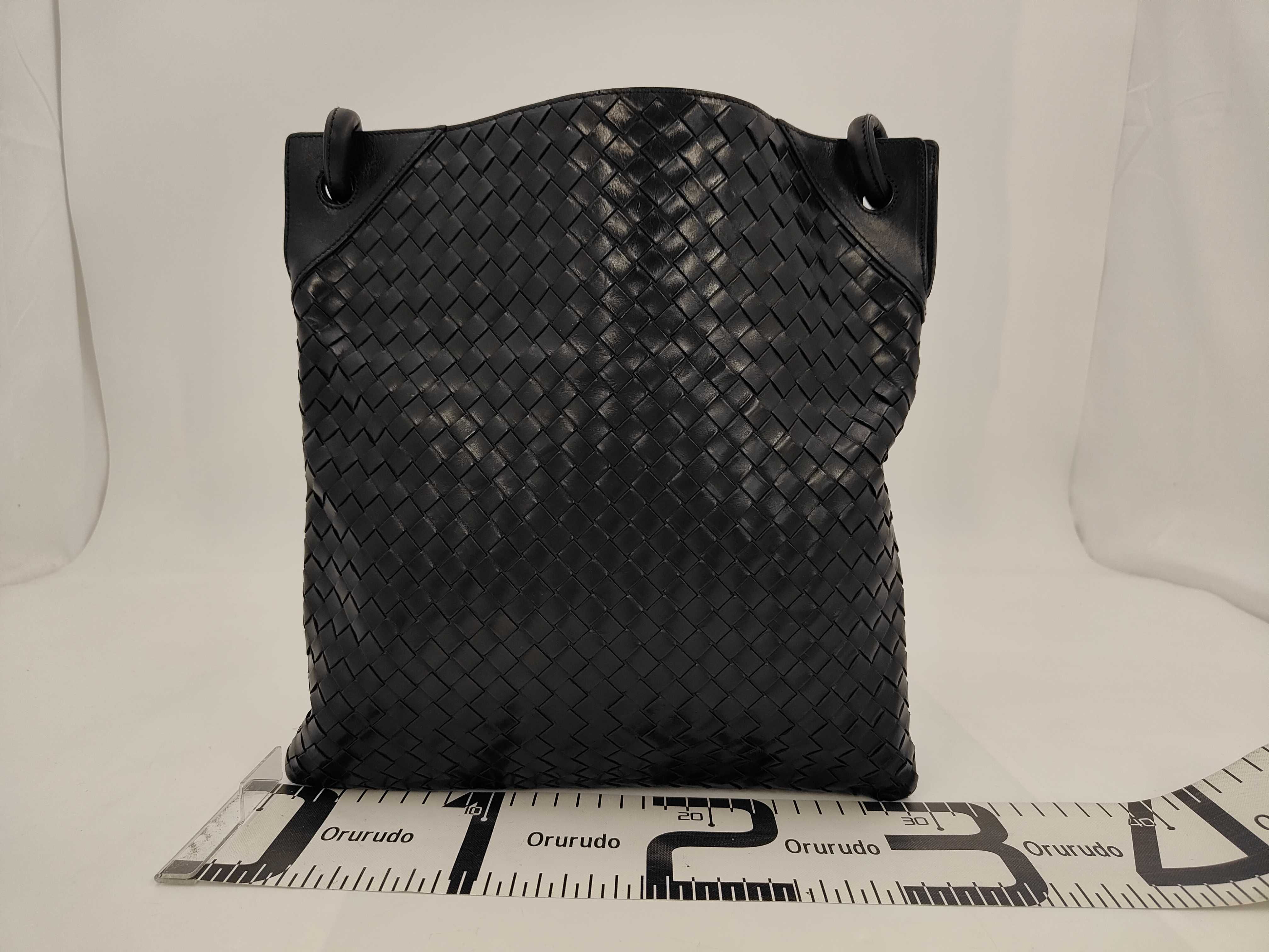 Intrecciato Bottega Veneta Shoulder Bag Intrecciato Shoulder Bag — view 2