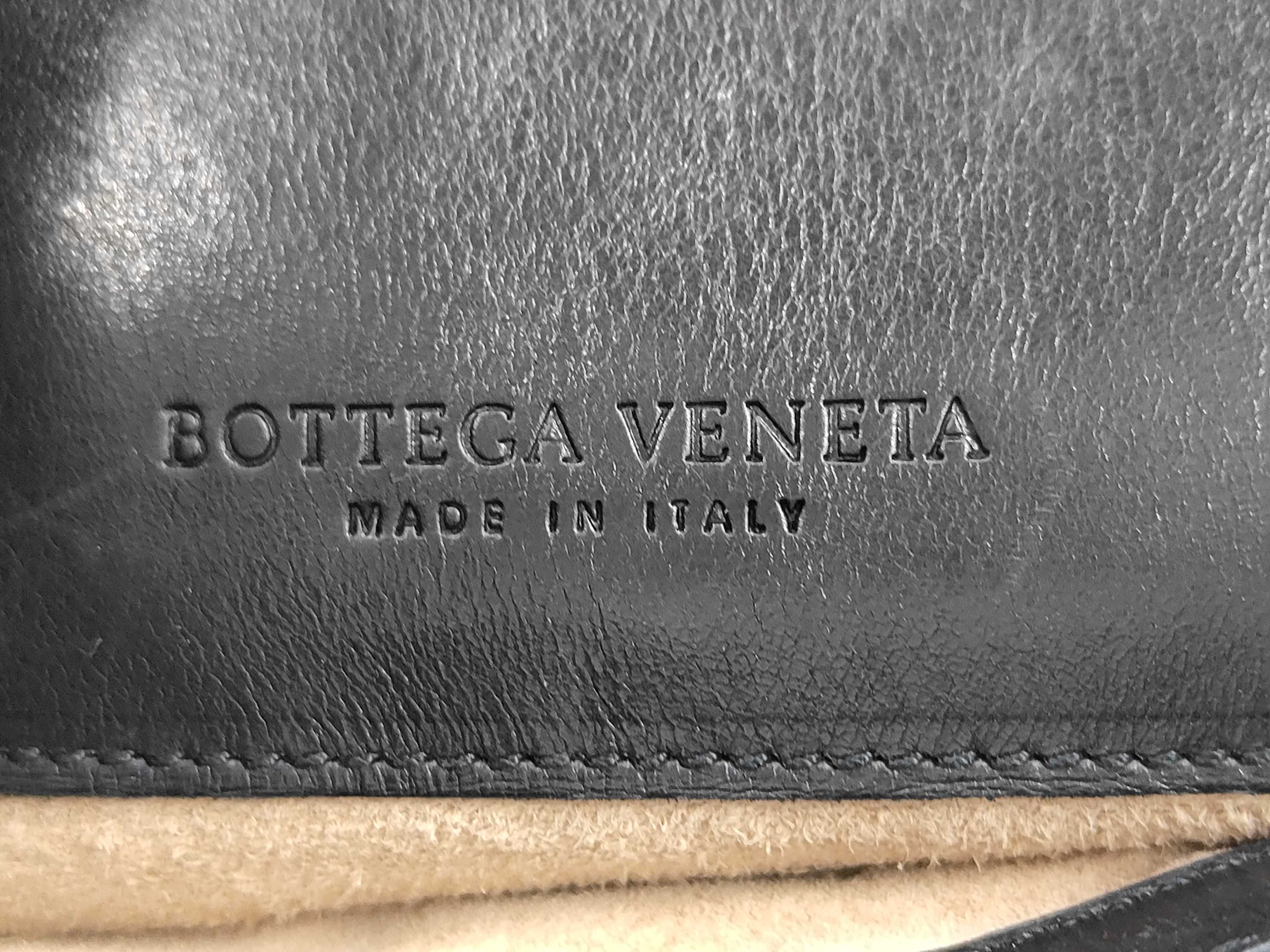 Intrecciato Bottega Veneta Shoulder Bag Intrecciato Shoulder Bag — view 10