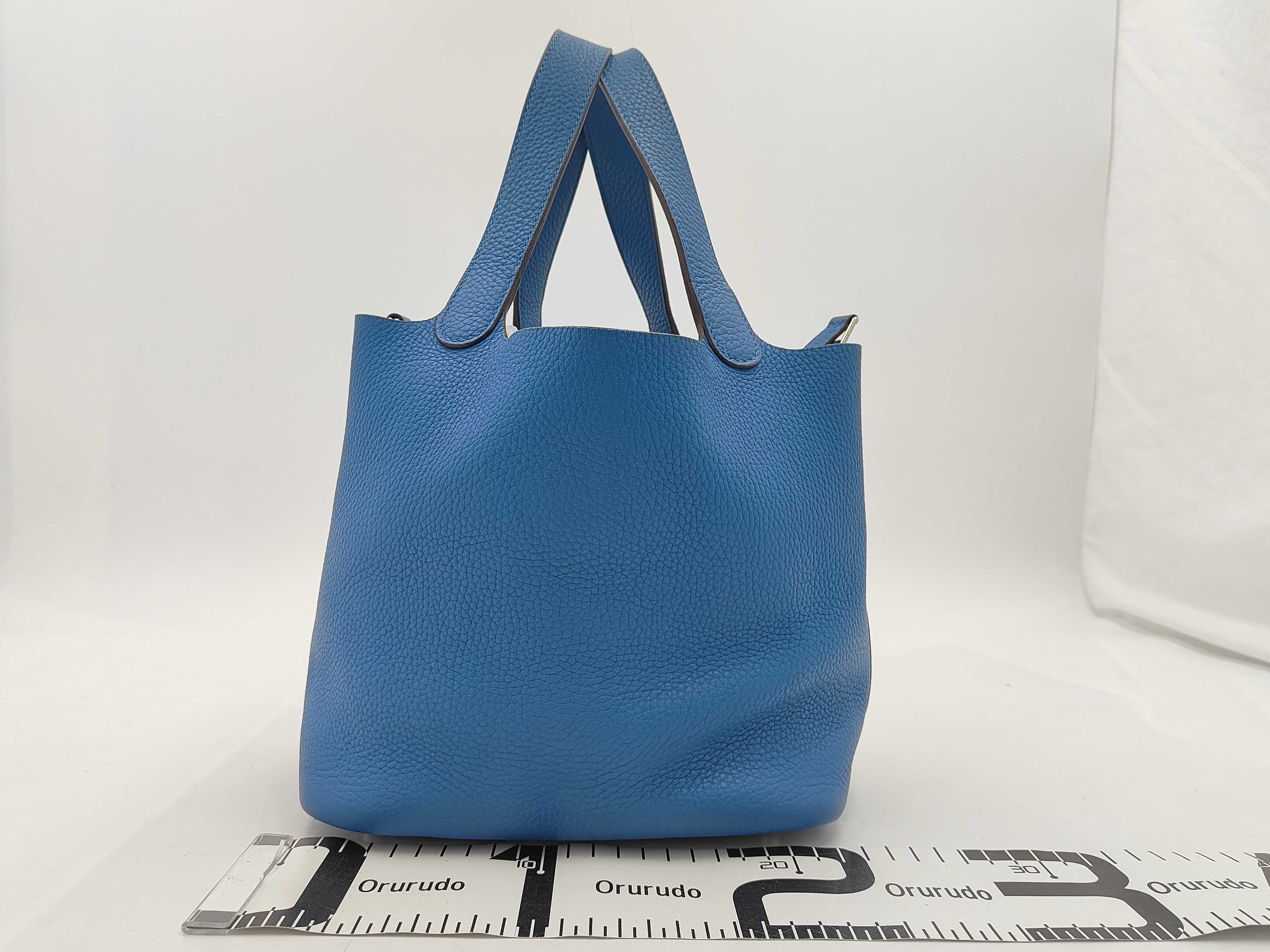 Picotin Lock MM Taurillon Mykonos O stamp handbag — view 2