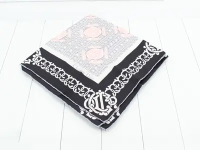 scarf with tags