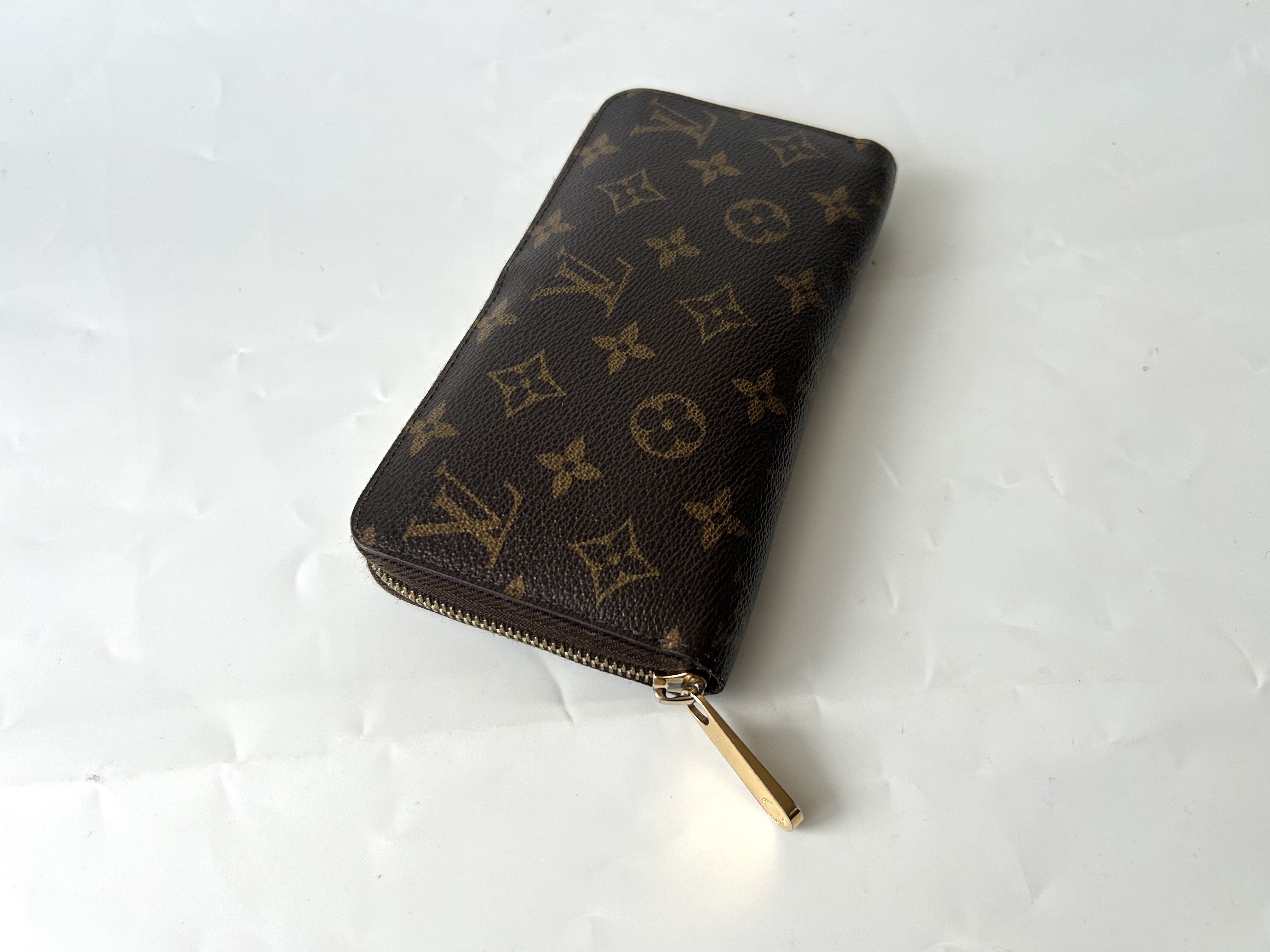 Portemonnaie Zip-around Wallet Monogram — view 3