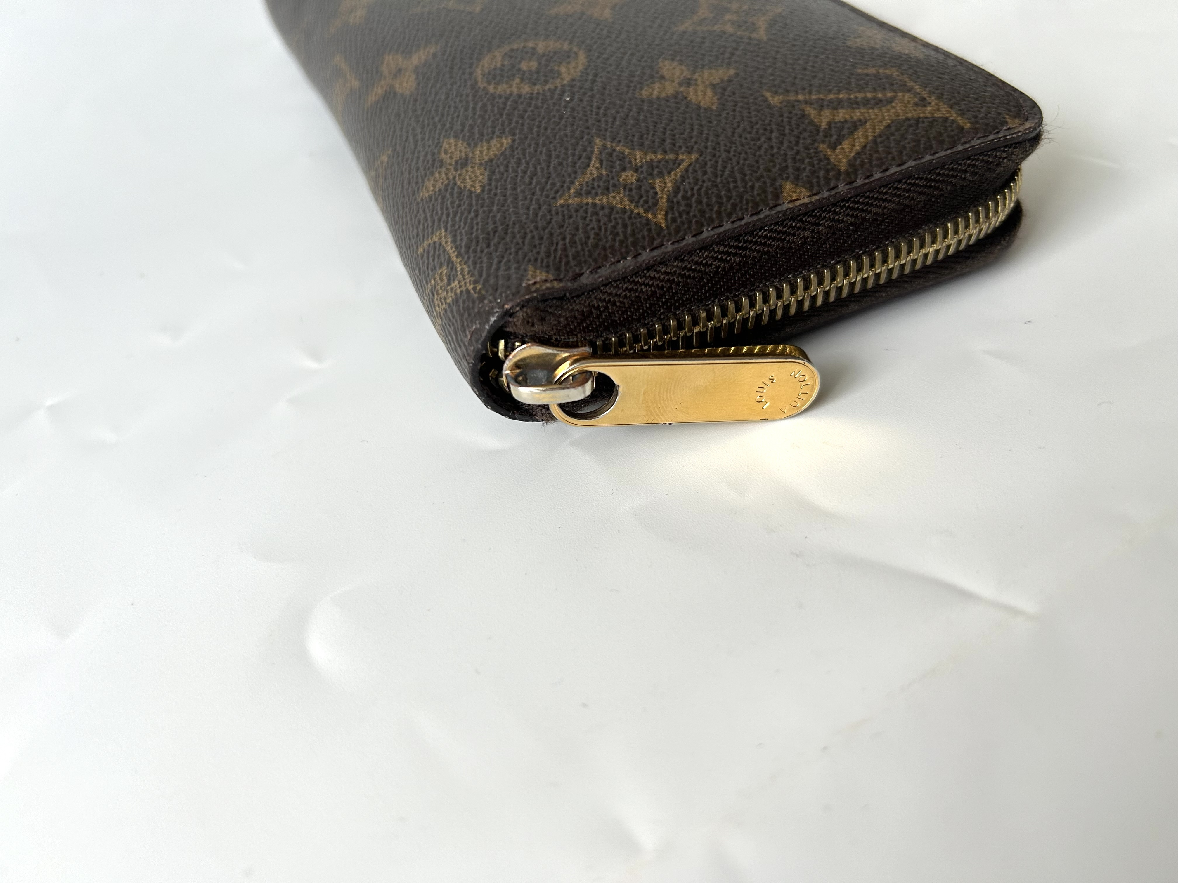 Portemonnaie Zip-around Wallet Monogram — view 6