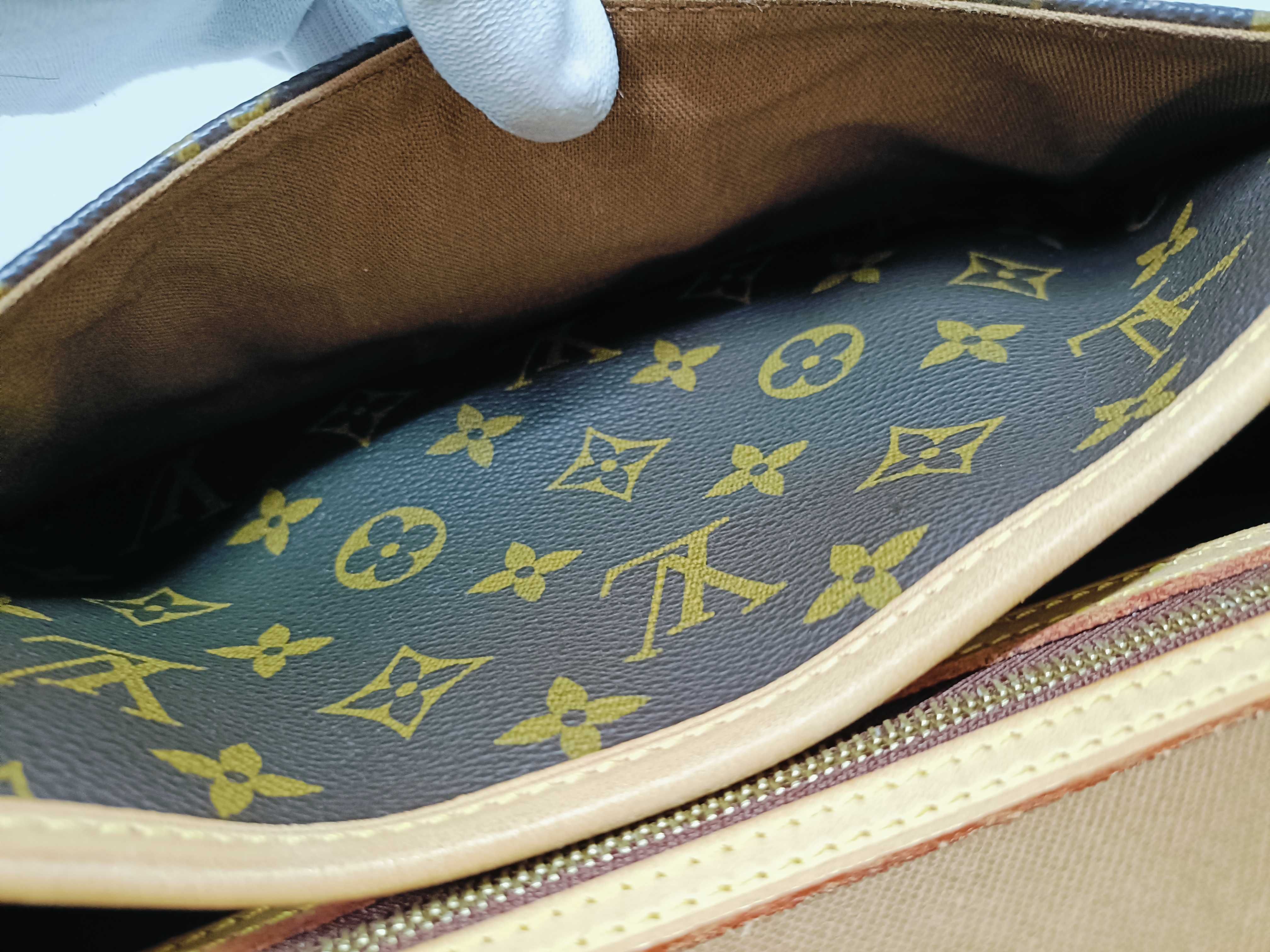 Monogram M42250 Sologne Shoulder Bag — view 14