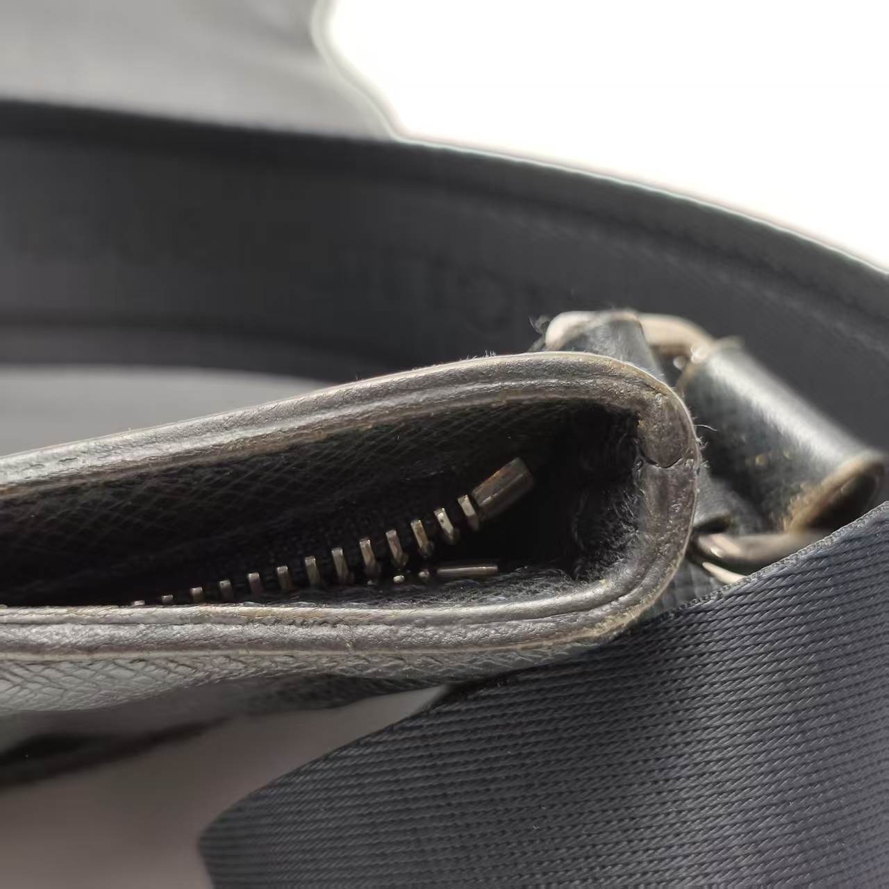 【*Shipped from: China*】LOUIS VUITTON Leather Shoulder Bag — view 14