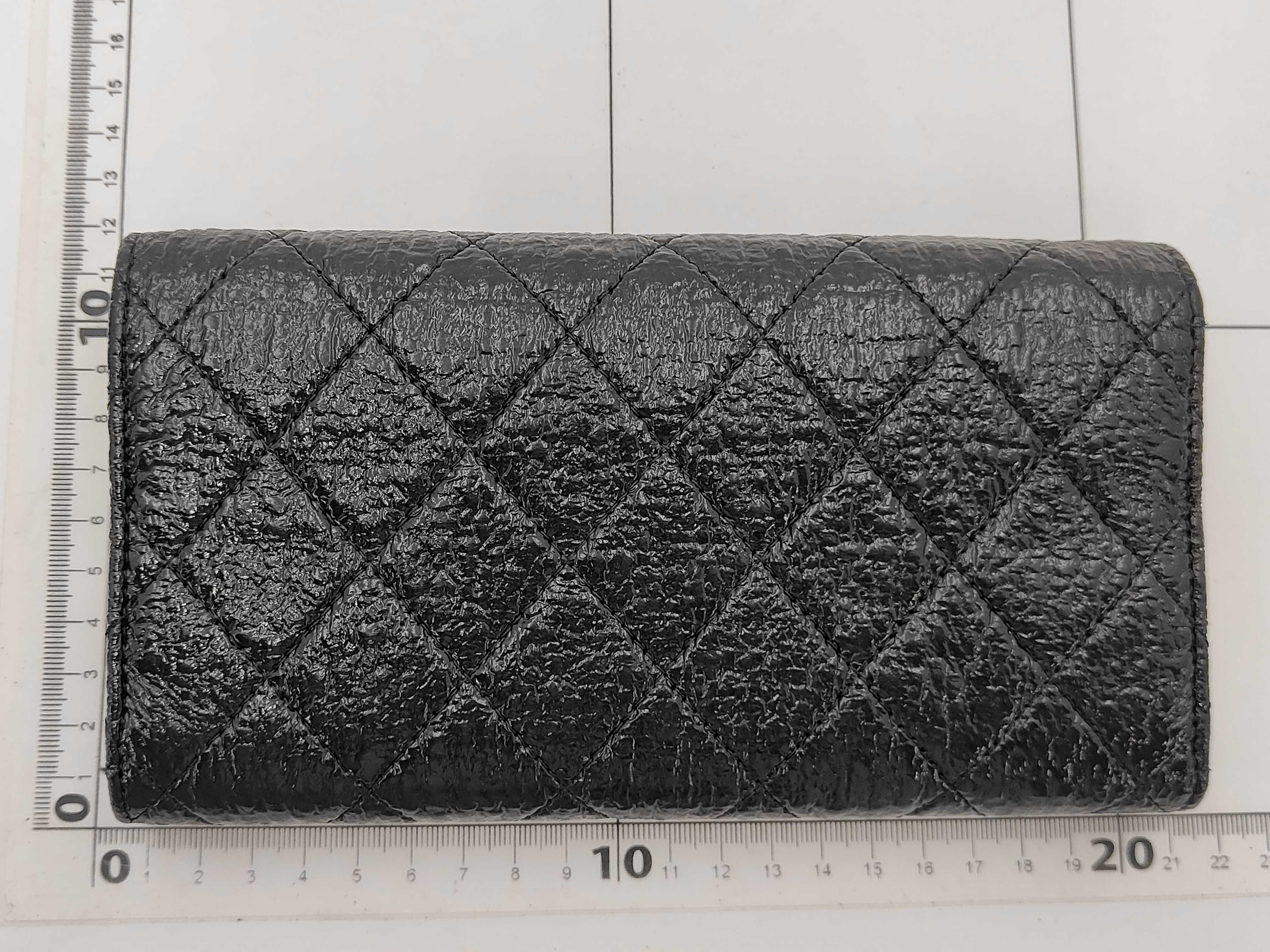 Matelassé Coco Mark Long Wallet — view 2