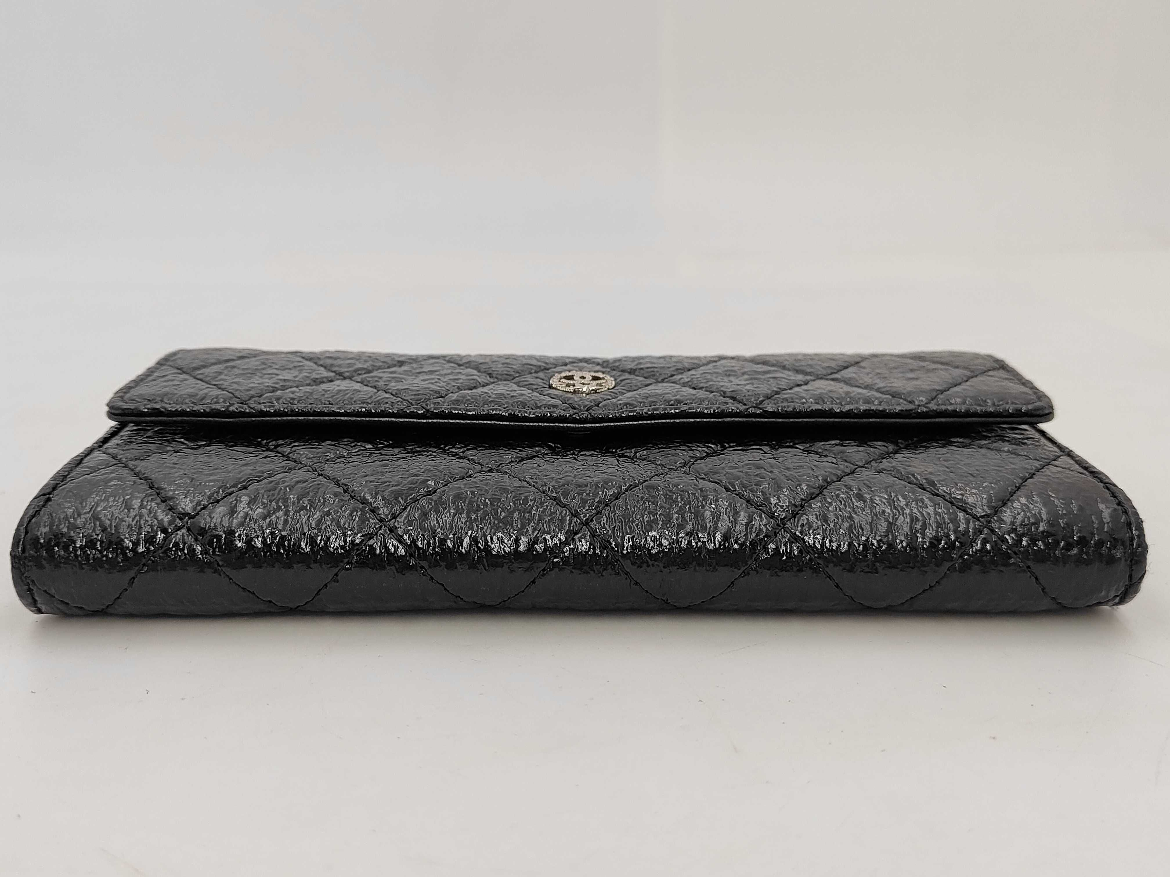 Matelassé Coco Mark Long Wallet — view 11