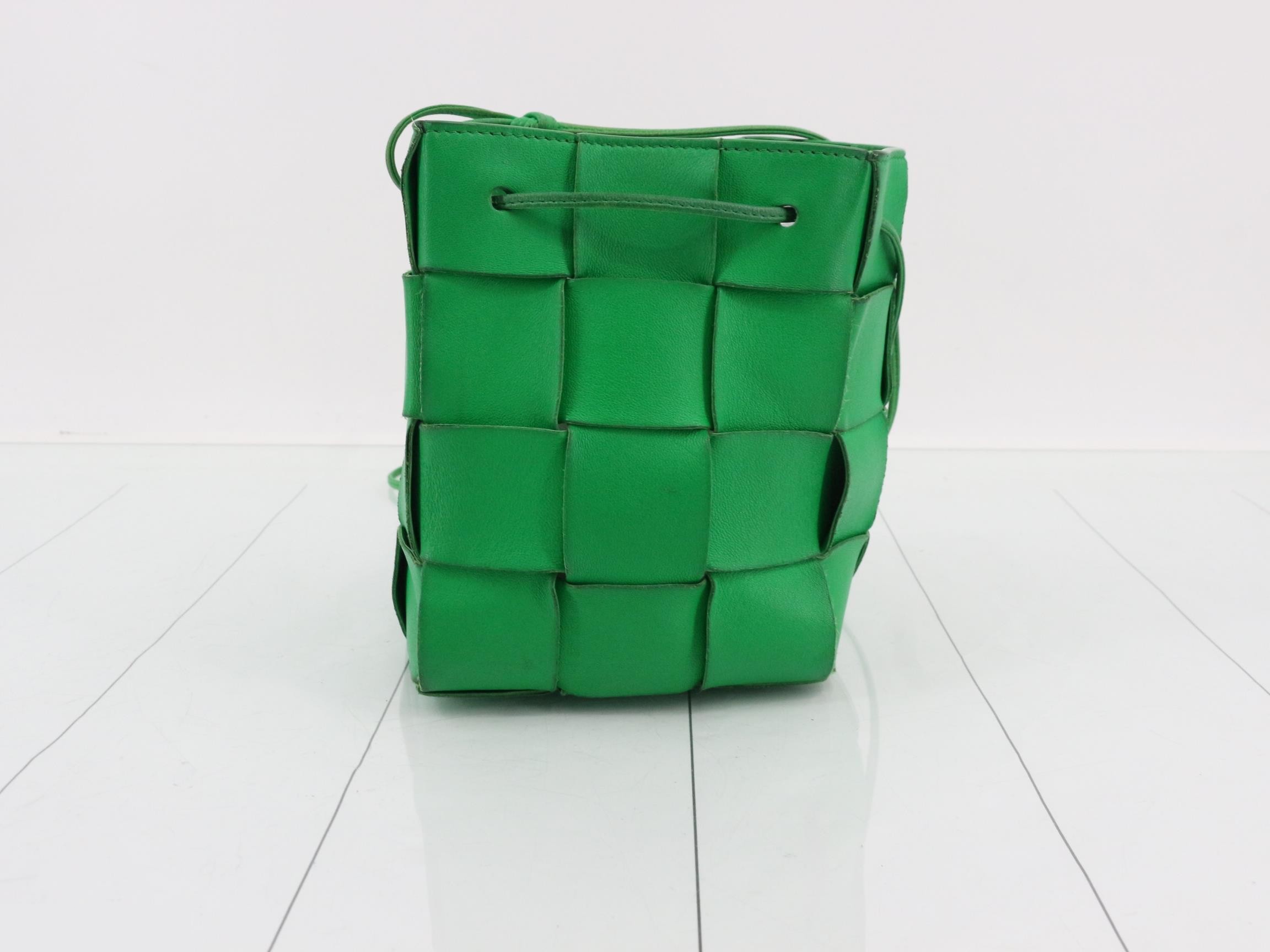 Intrecciato Small Cassette Bucket Bag Shoulder Bag — view 4