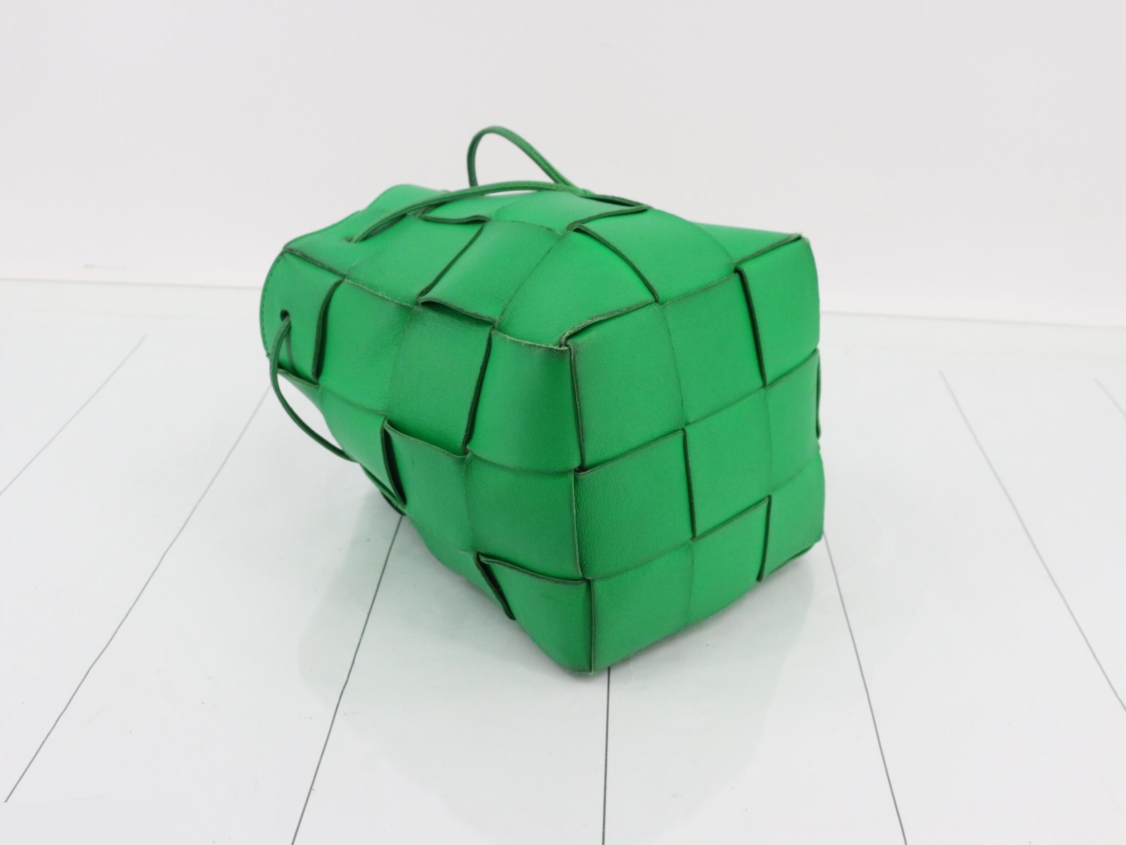 Intrecciato Small Cassette Bucket Bag Shoulder Bag — view 5