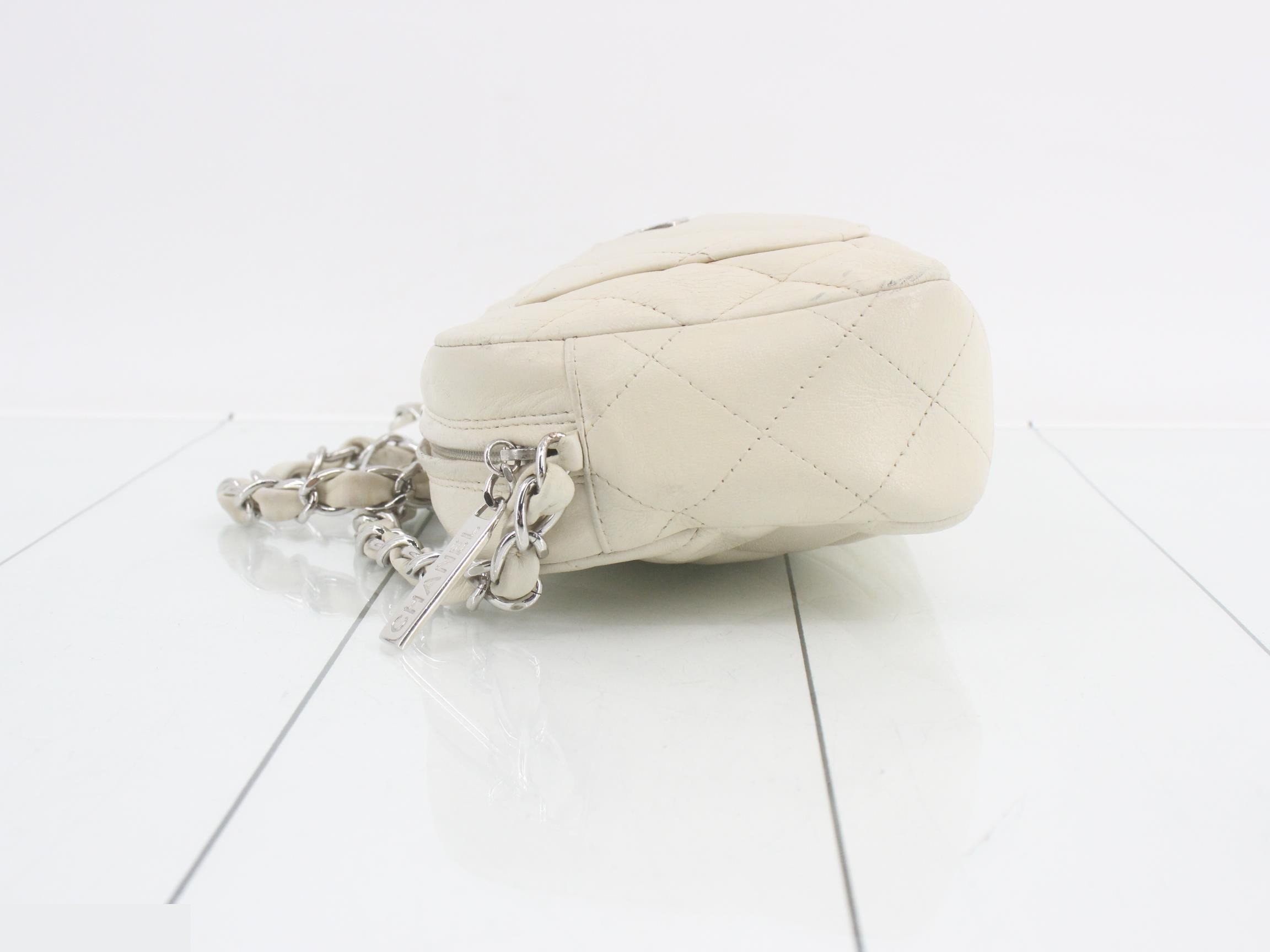 Matelassé Shoulder Bag — view 4