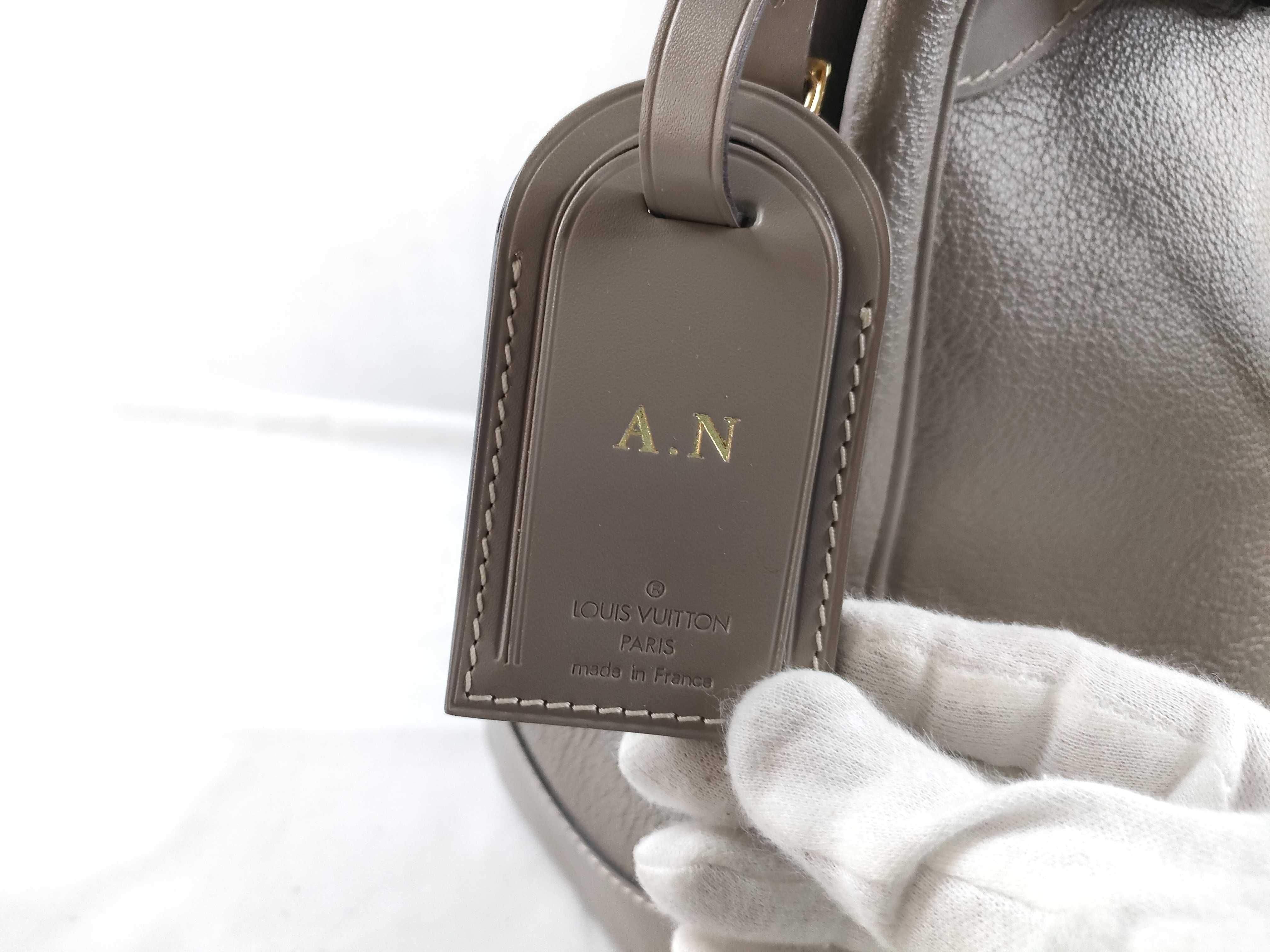 Suhali Majesteu / Suhali / M95652 / DU1058 / Handbag with initial name tag — view 9