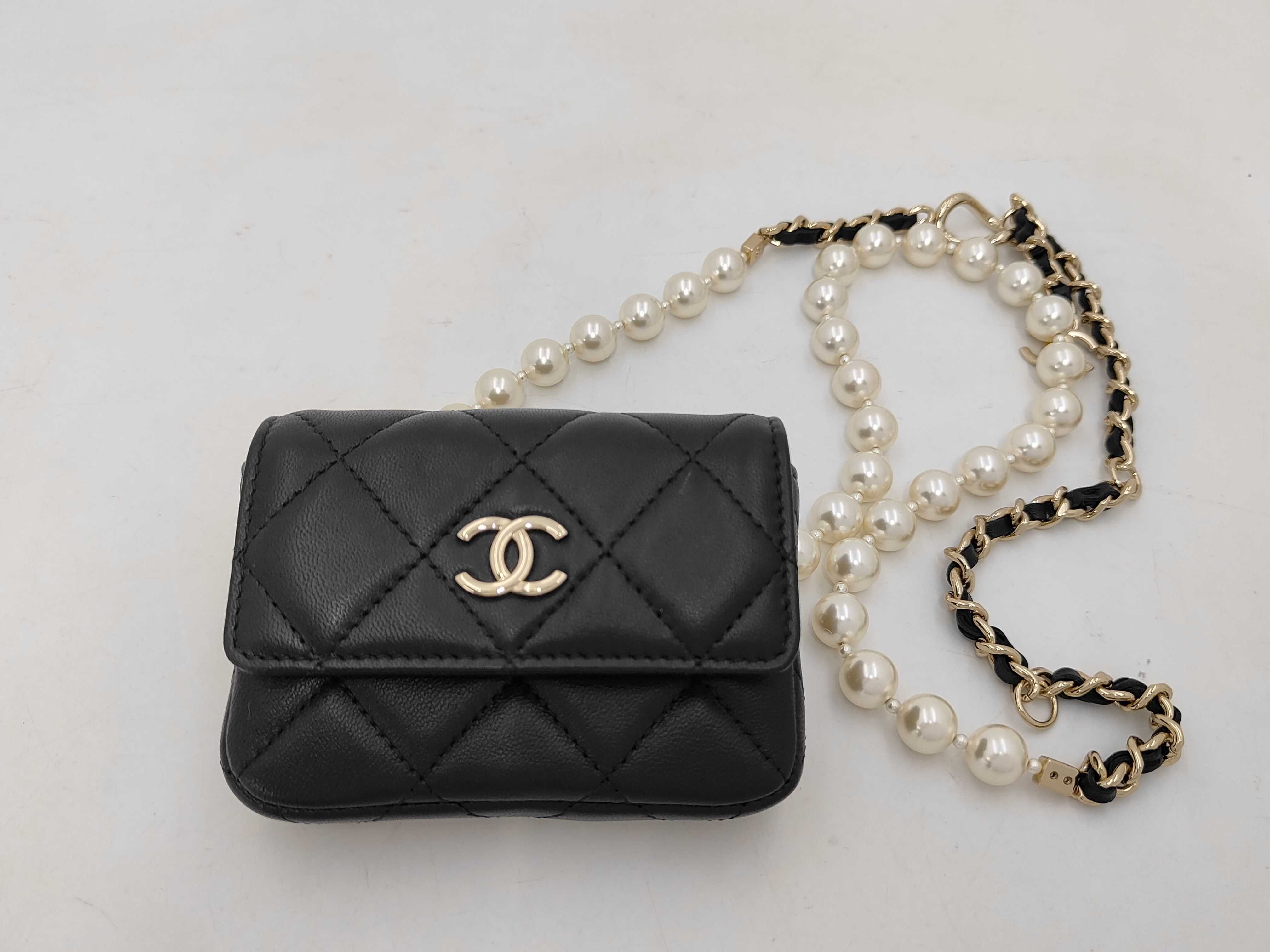 Matelassé Pearl Chain Shoulder Bag