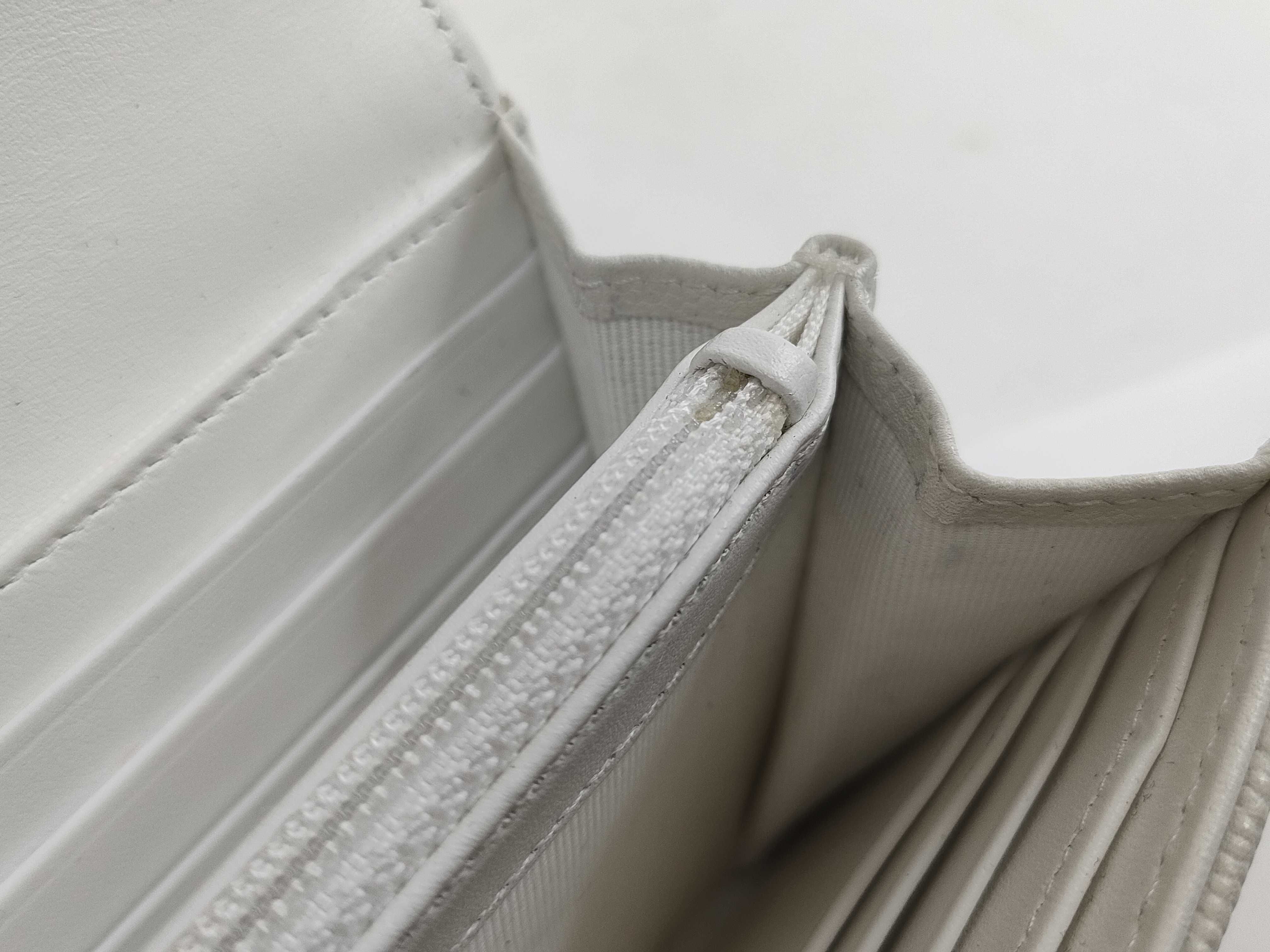 Cambon Long Wallet, White — view 11