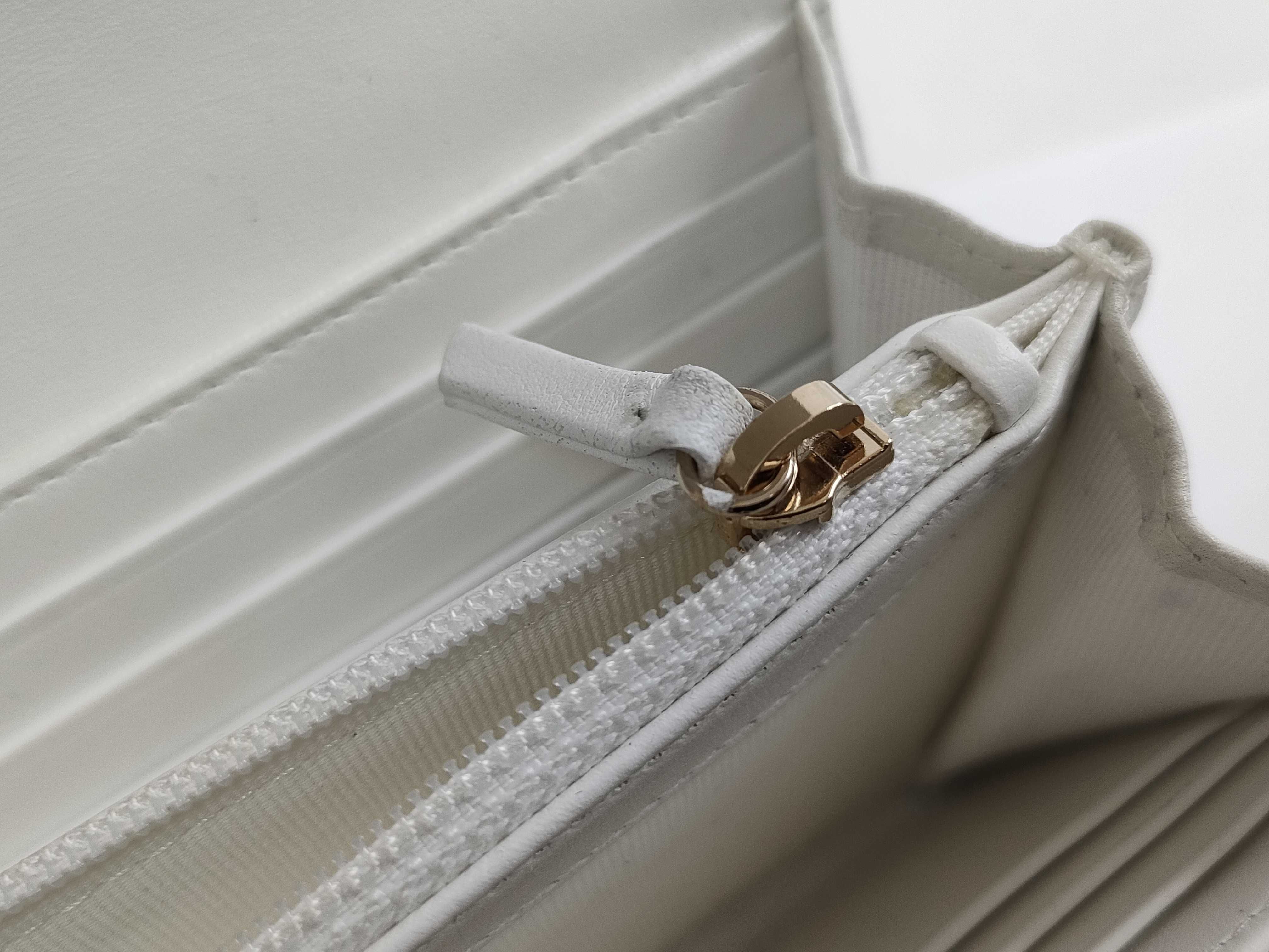 Cambon Long Wallet, White — view 13